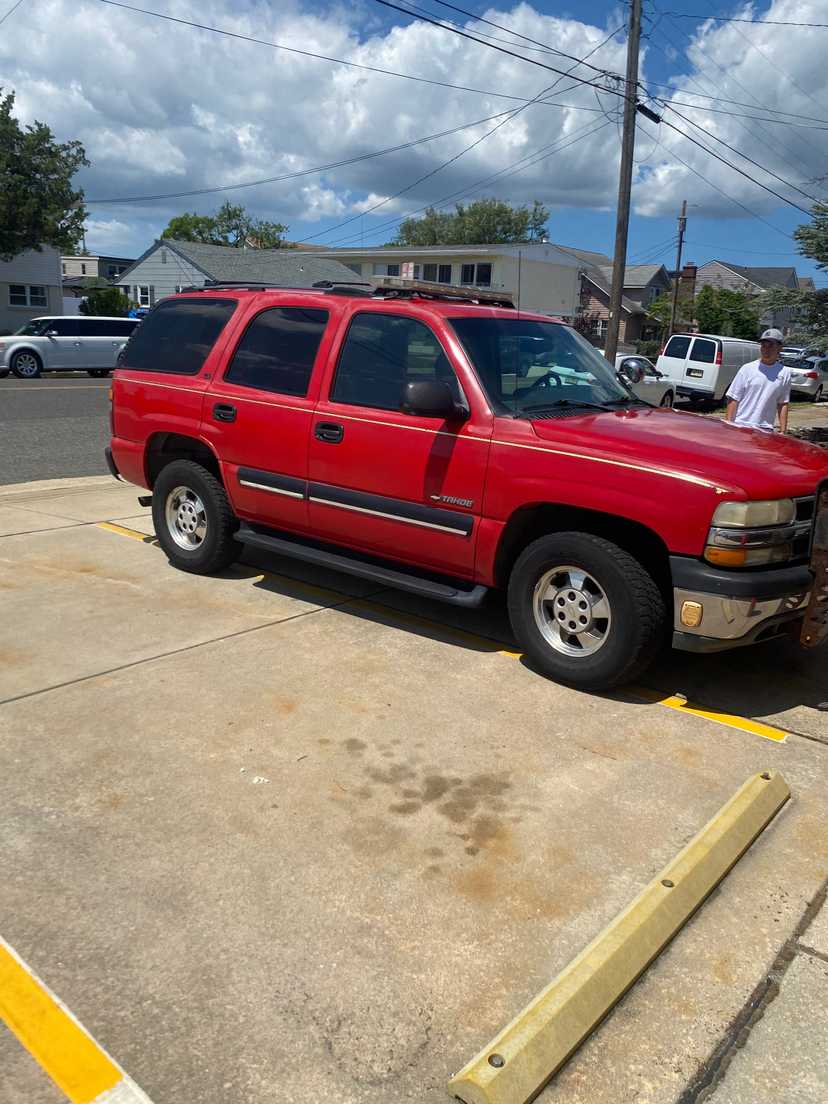 2001 Chevy Tahoe + Jaws of Life set