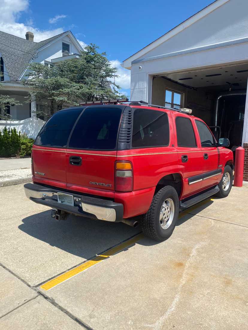 2001 Chevy Tahoe + Jaws of Life set — photo 6