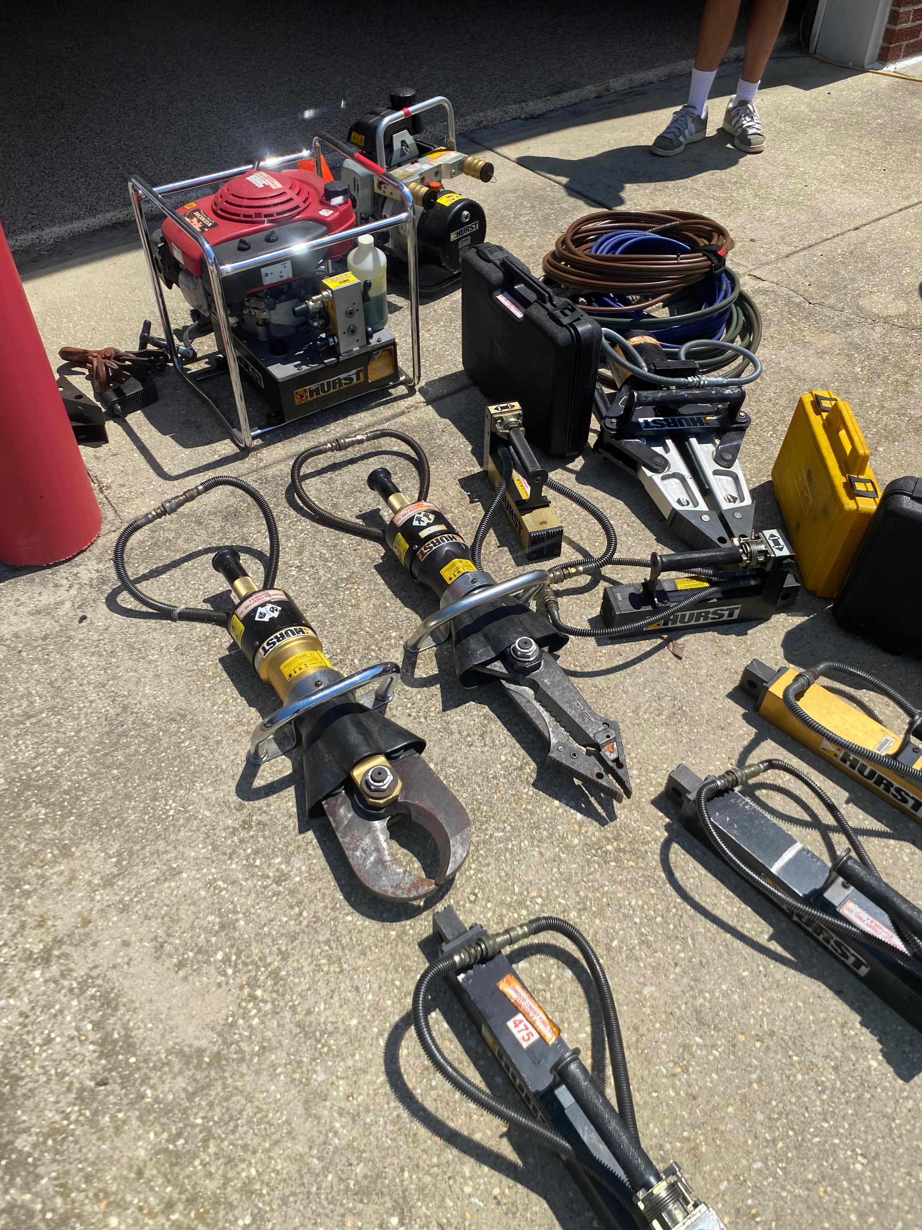 2001 Chevy Tahoe + Jaws of Life set - image 27