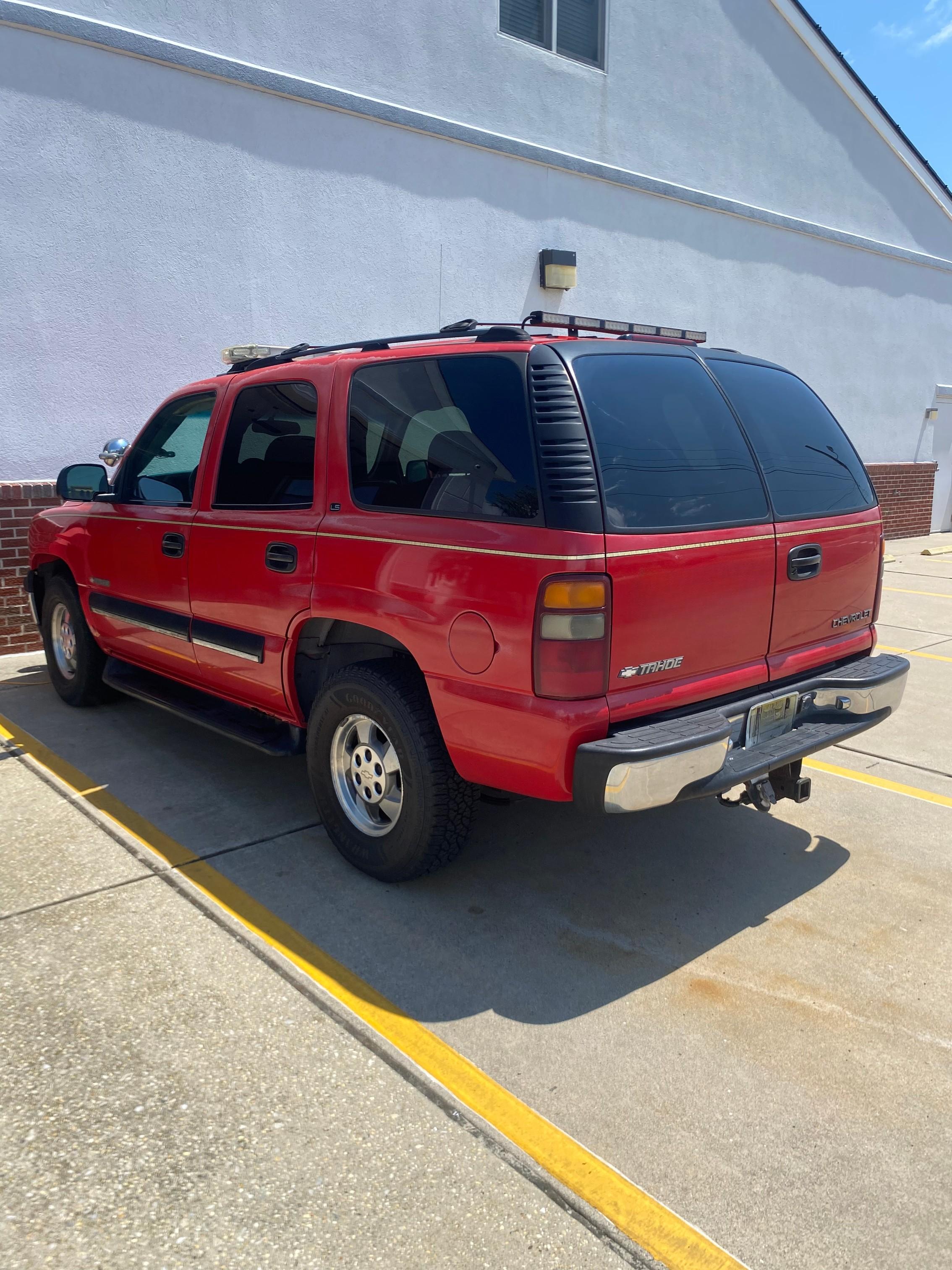 2001 Chevy Tahoe + Jaws of Life set - image 3