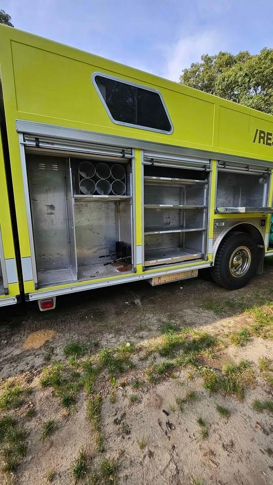 2000 Saulsbury E-One Heavy Rescue - image 16