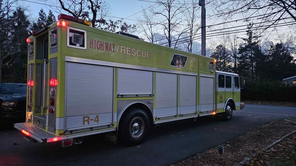 2000 Saulsbury E-One Heavy Rescue - image 3