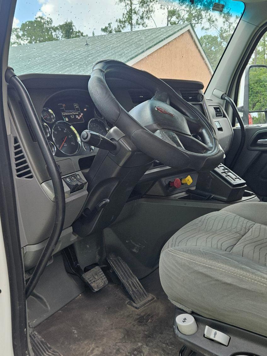 2018 Kenworth Dump Truck - image 6