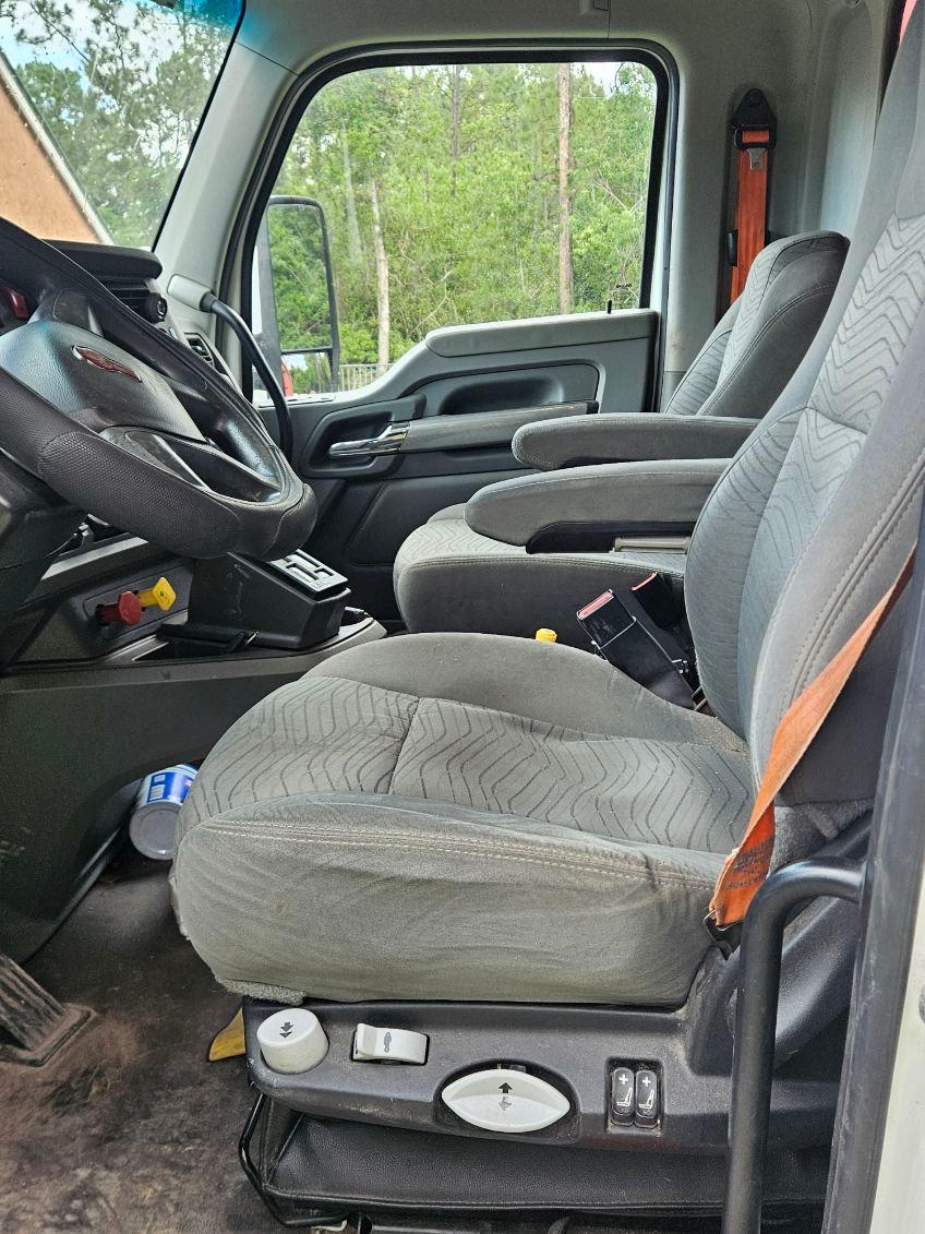 2018 Kenworth Dump Truck - image 5