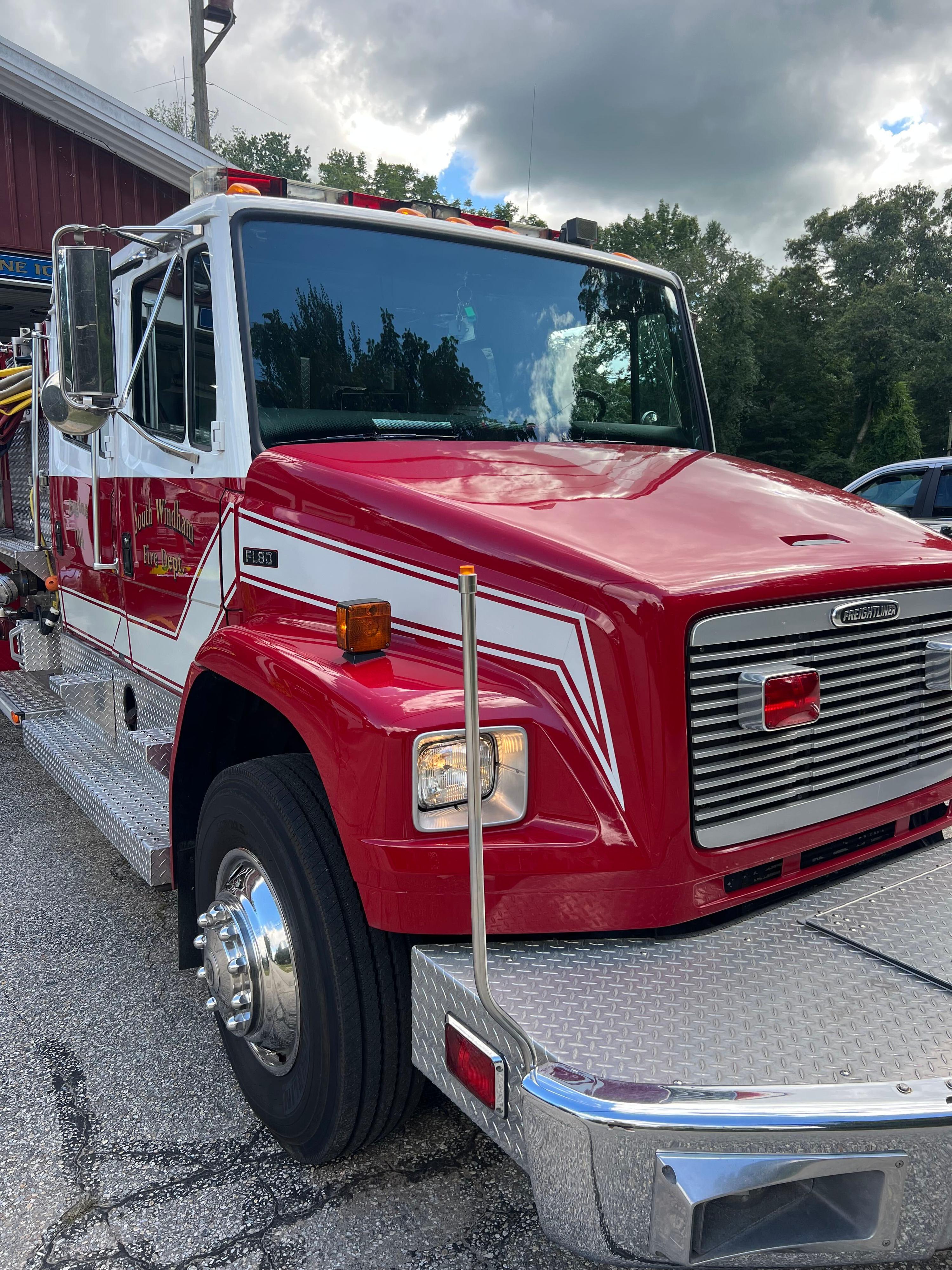 1998 E-One Freightliner Pumper - image 4