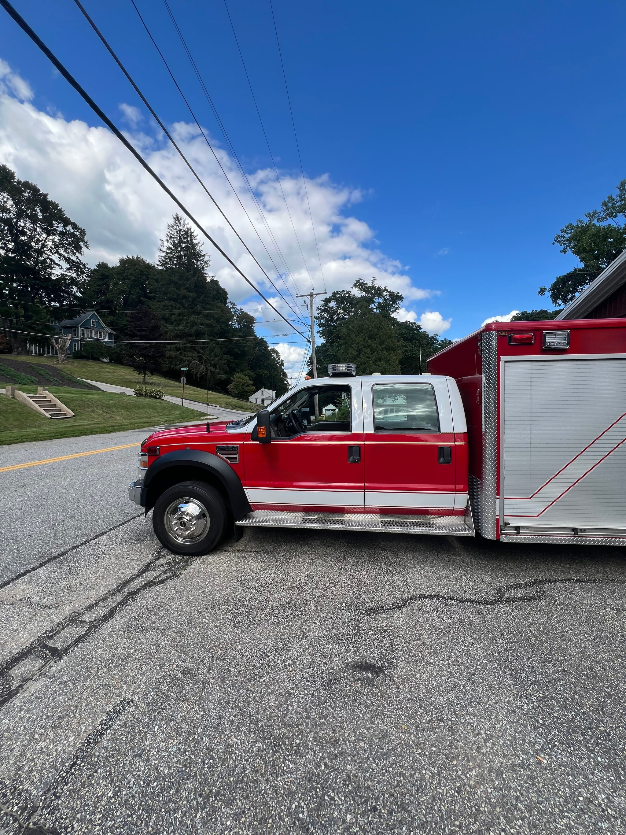 2008 Ford F550 4x4 Light Rescue - image 3