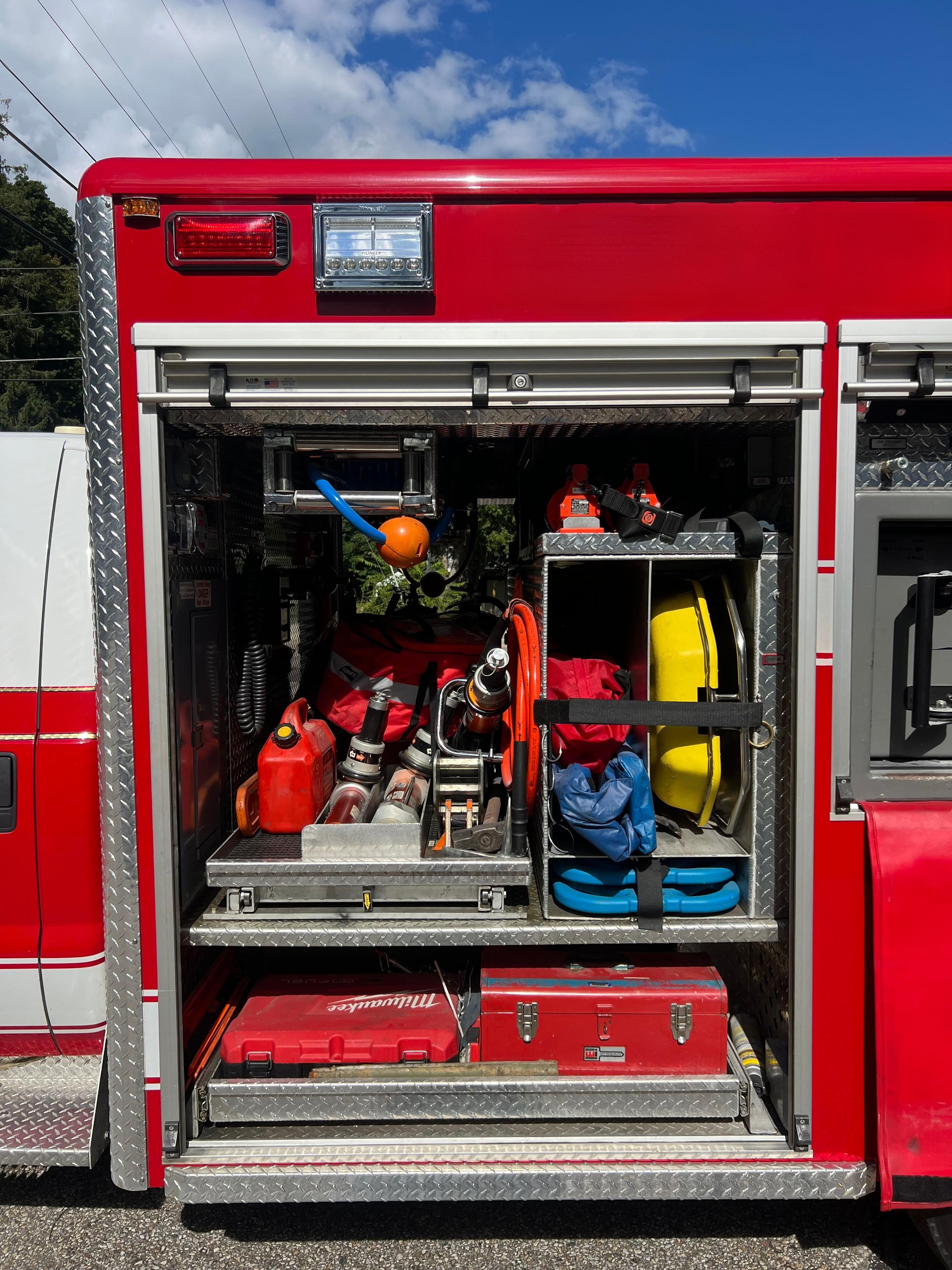 2008 Ford F550 4x4 Light Rescue - image 20