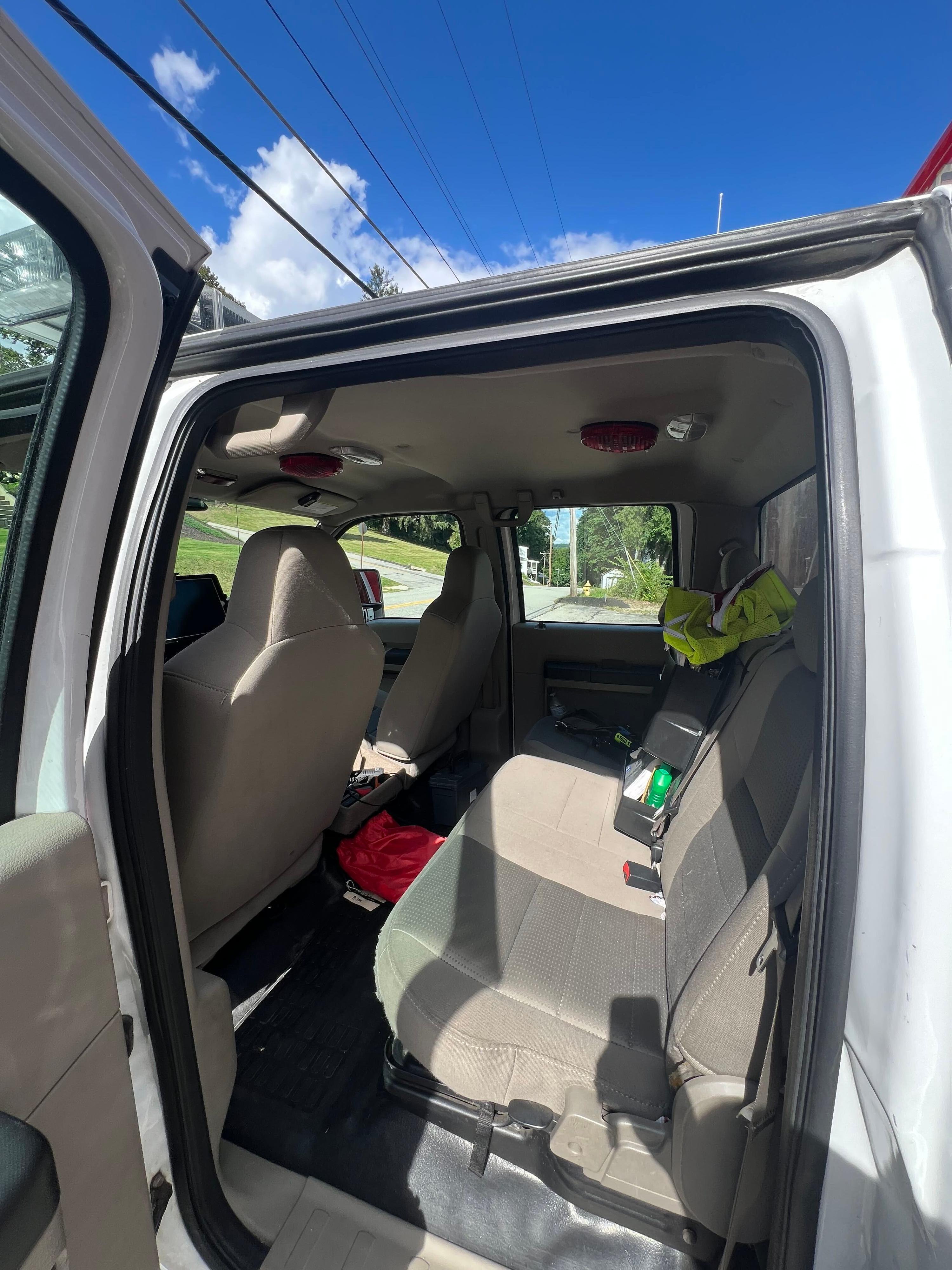 2008 Ford F550 4x4 Light Rescue - image 25