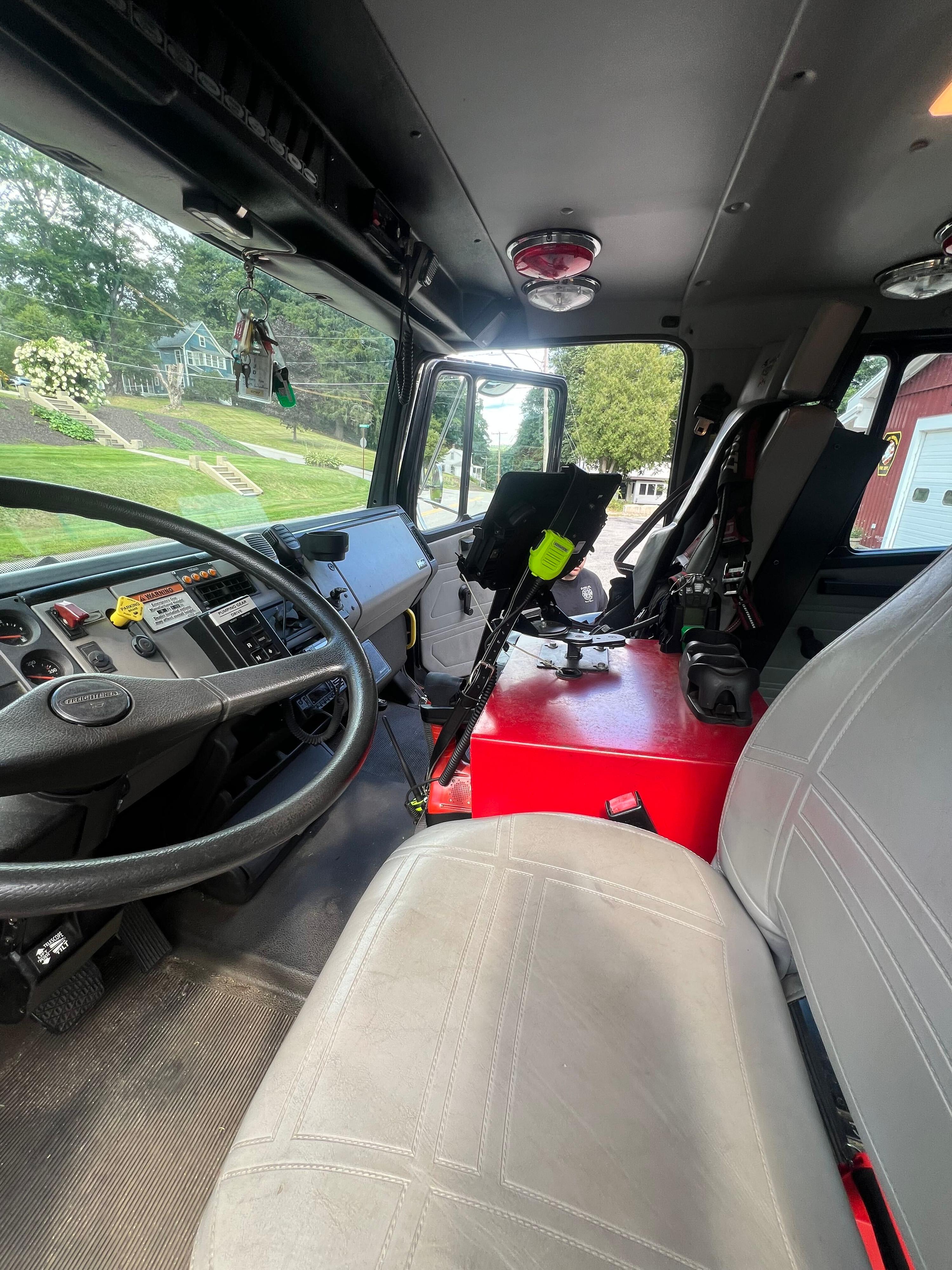 1998 E-One Freightliner Pumper - image 15