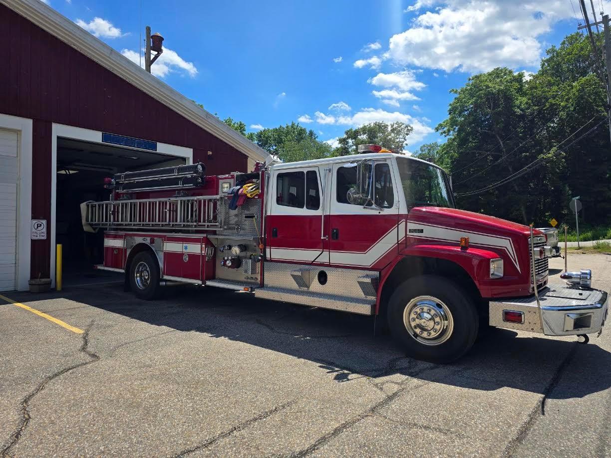 1998 E-One Freightliner Pumper - image 1
