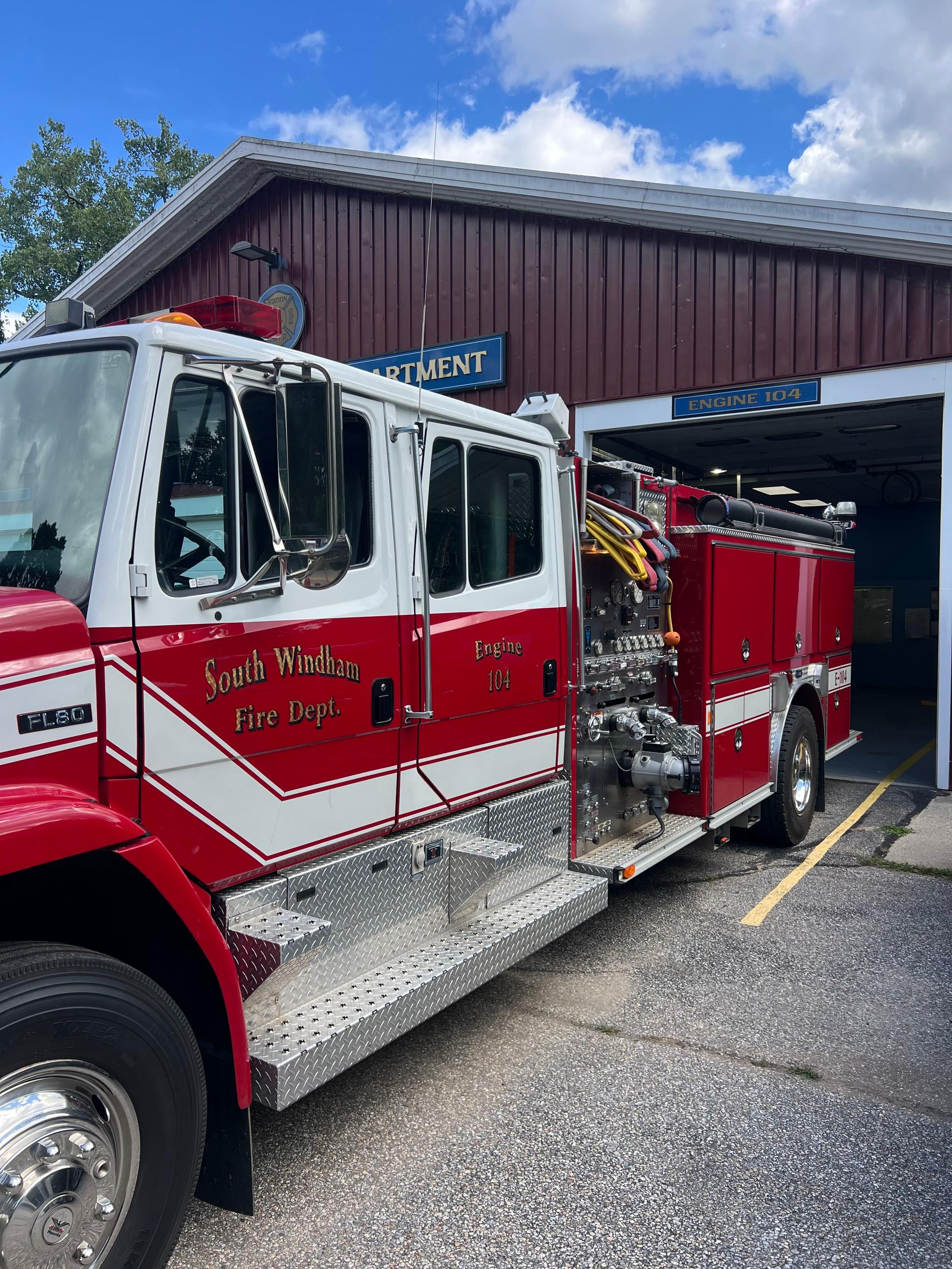 1998 E-One Freightliner Pumper - image 3