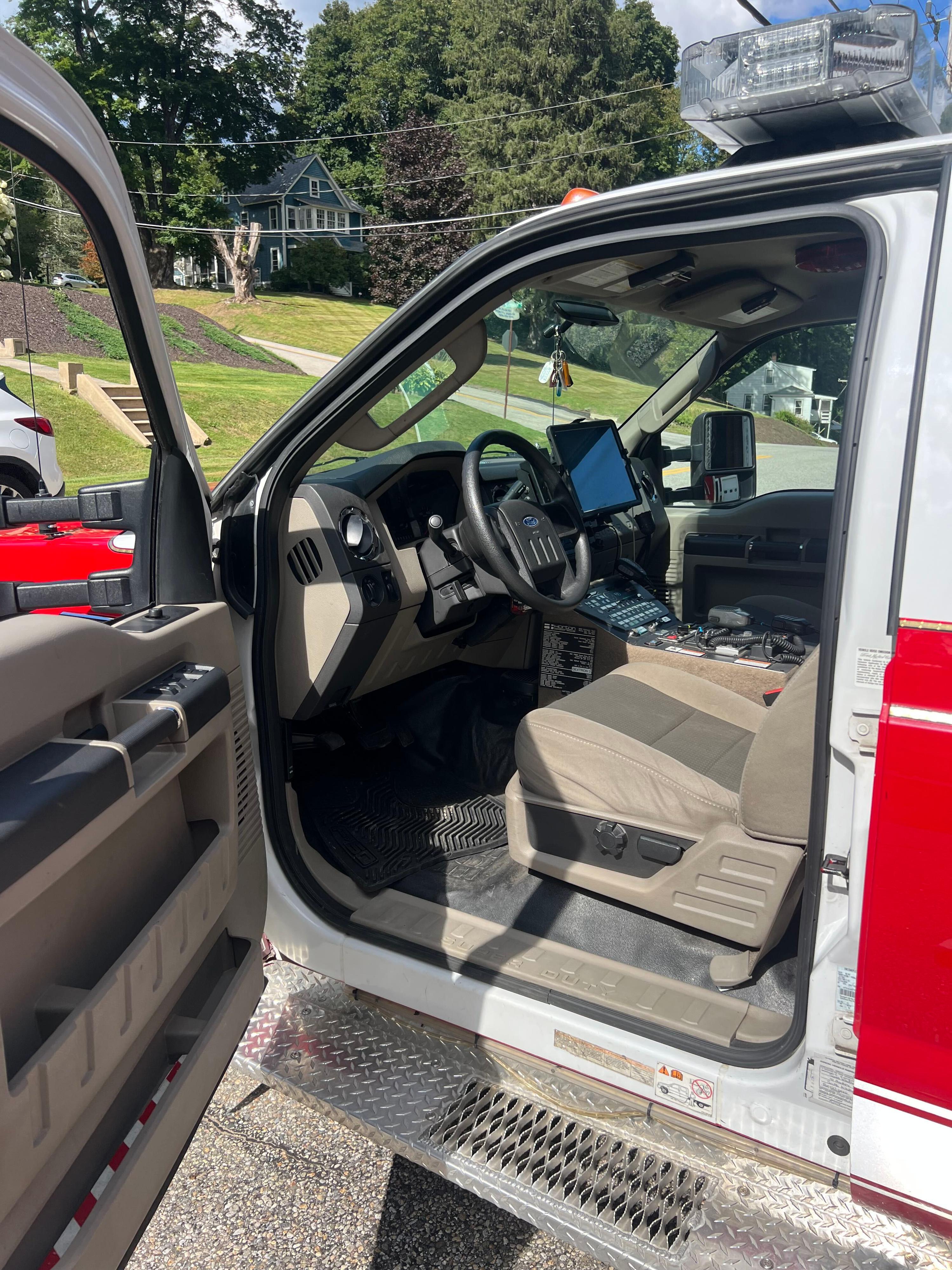 2008 Ford F550 4x4 Light Rescue - image 21