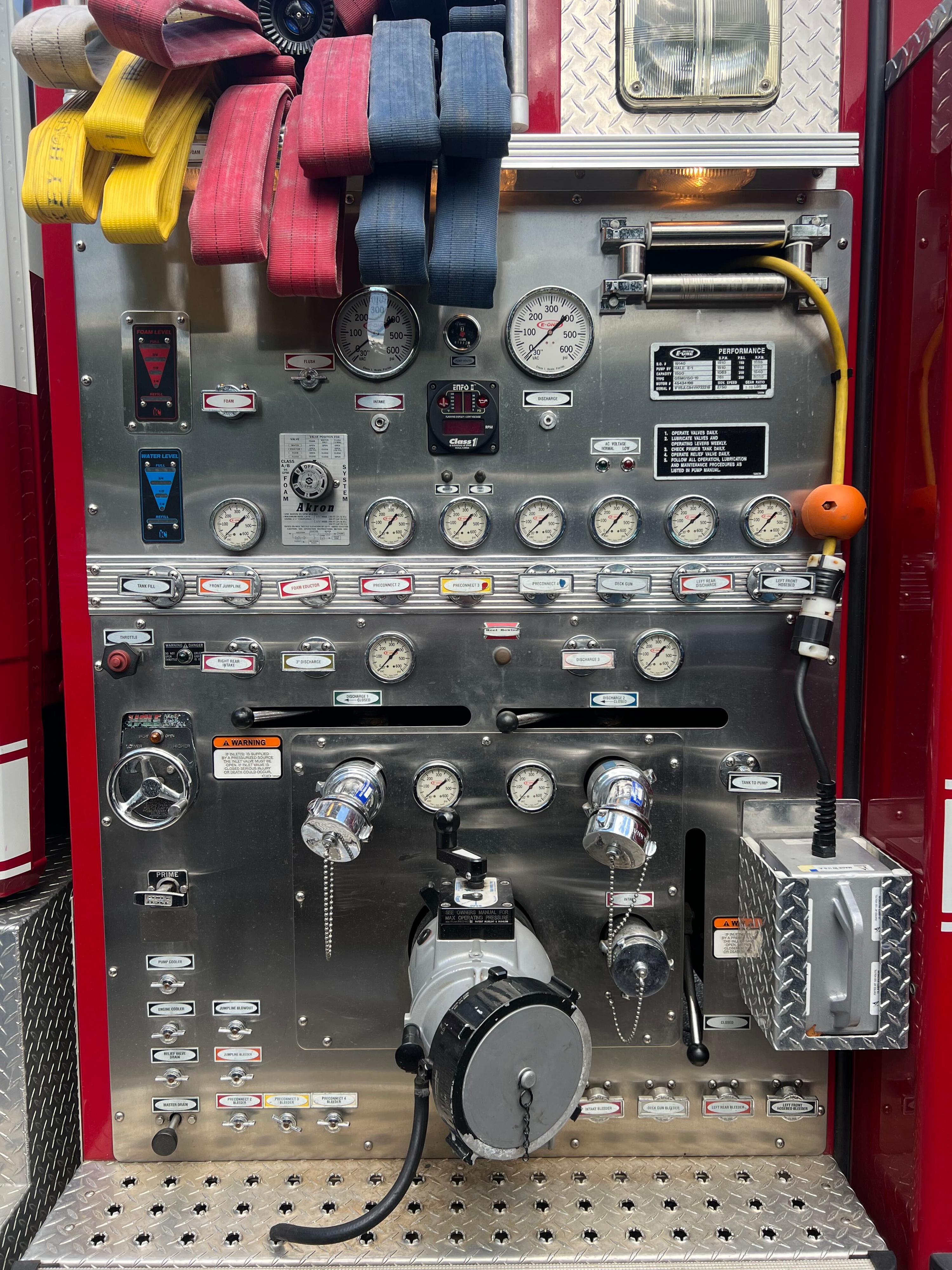 1998 E-One Freightliner Pumper - image 27
