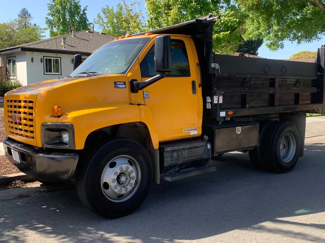 2005 GMC Dump truck