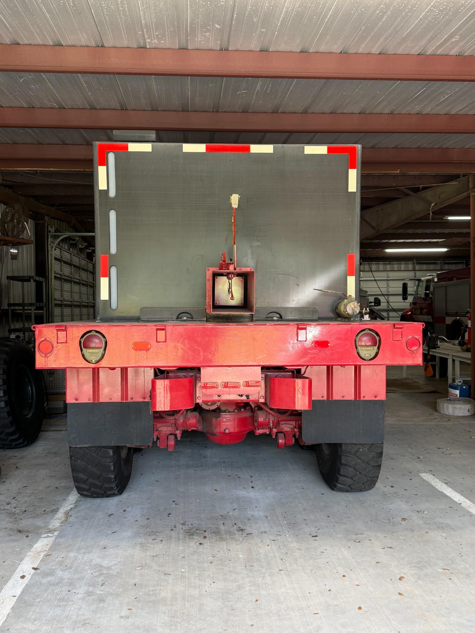 1990 Oshkosh Tanker - image 4
