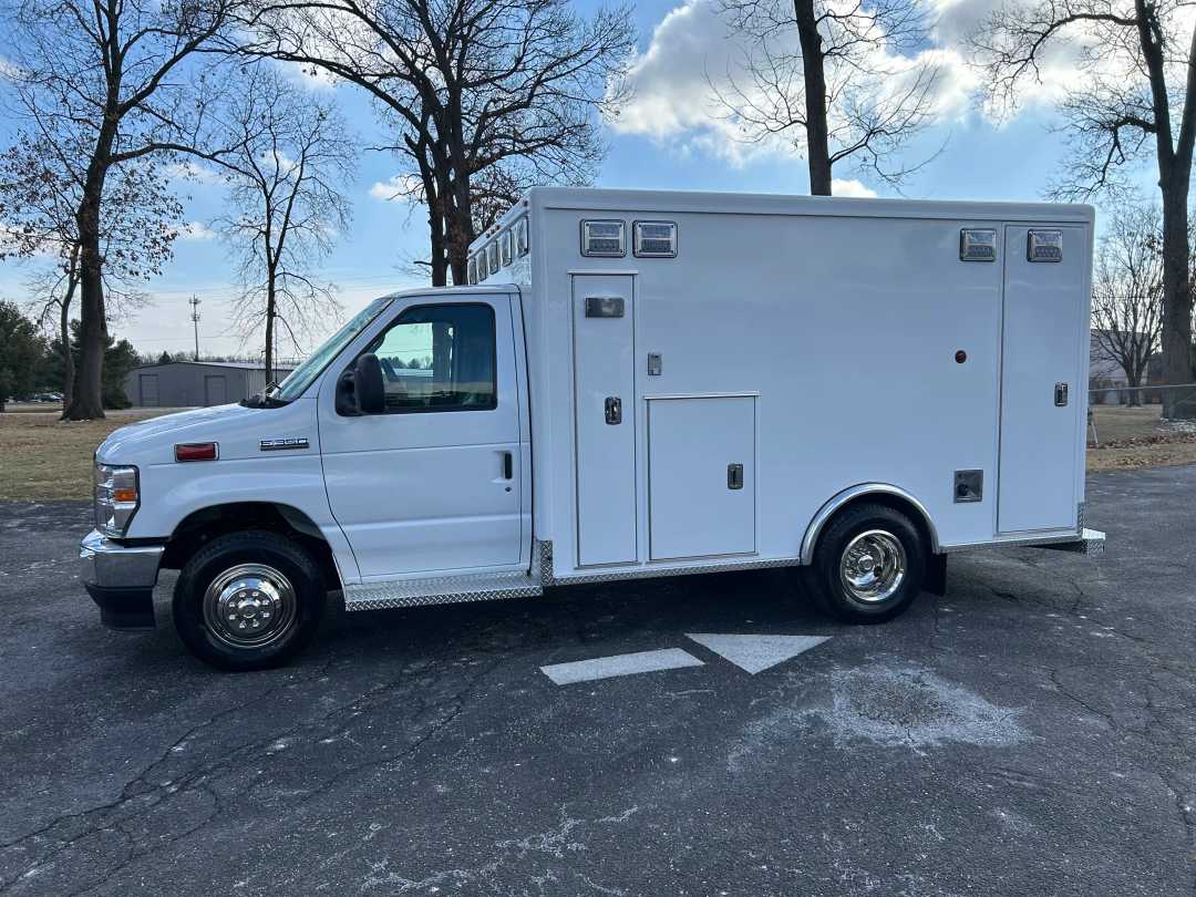2024 FORD E-350 TYPE III Modular Remount Ambulance