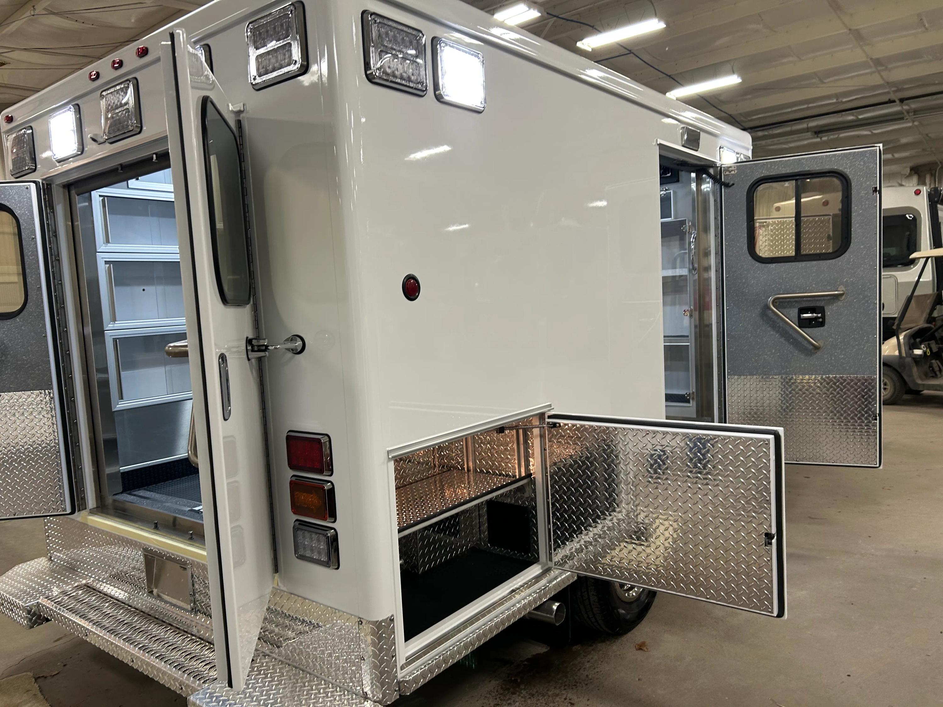 2024 FORD E-350 TYPE III Modular Remount Ambulance - image 12