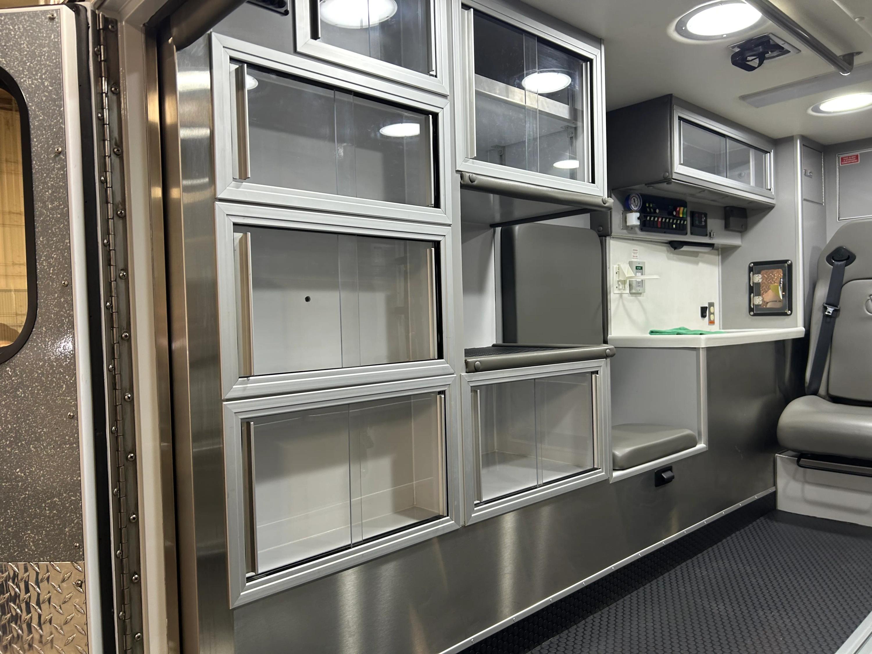 2024 FORD E-350 TYPE III Modular Remount Ambulance - image 15