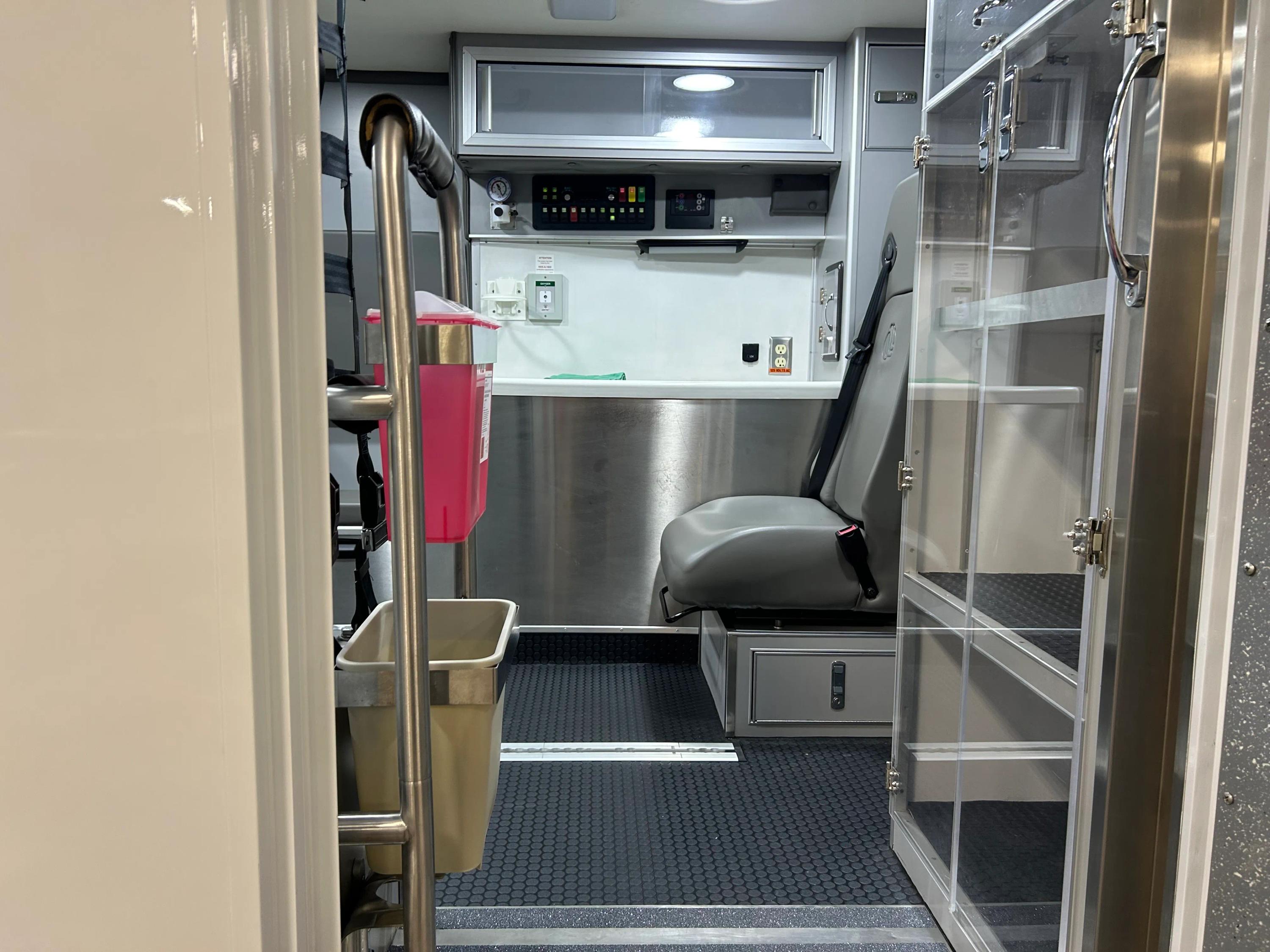 2024 FORD E-350 TYPE III Modular Remount Ambulance - image 17