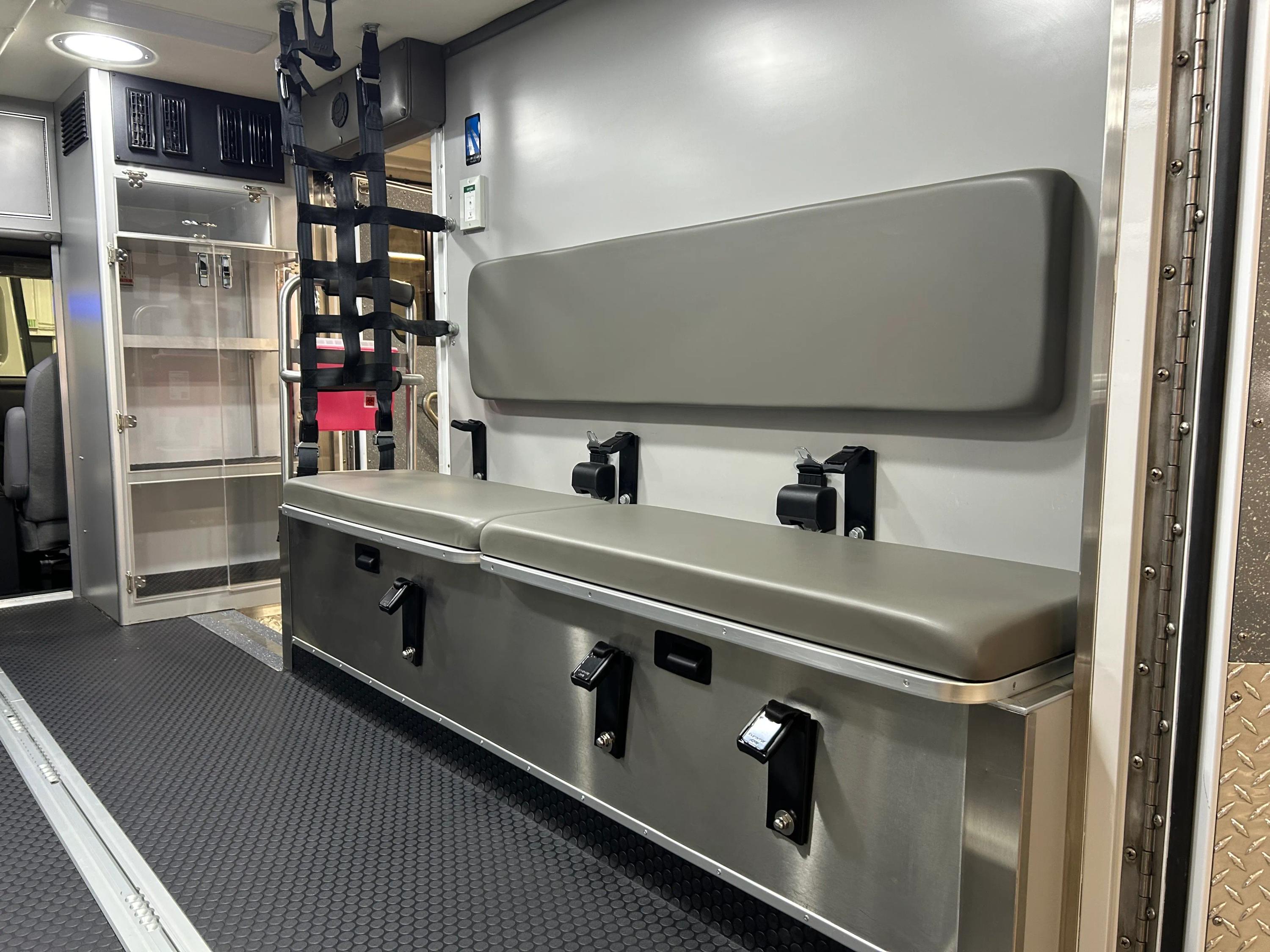 2024 FORD E-350 TYPE III Modular Remount Ambulance - image 19