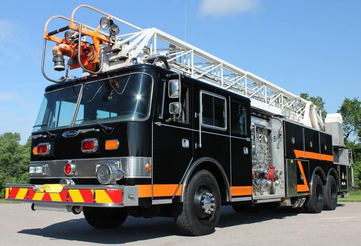 1991 Pierce Arrow 100' Aerial - image 1