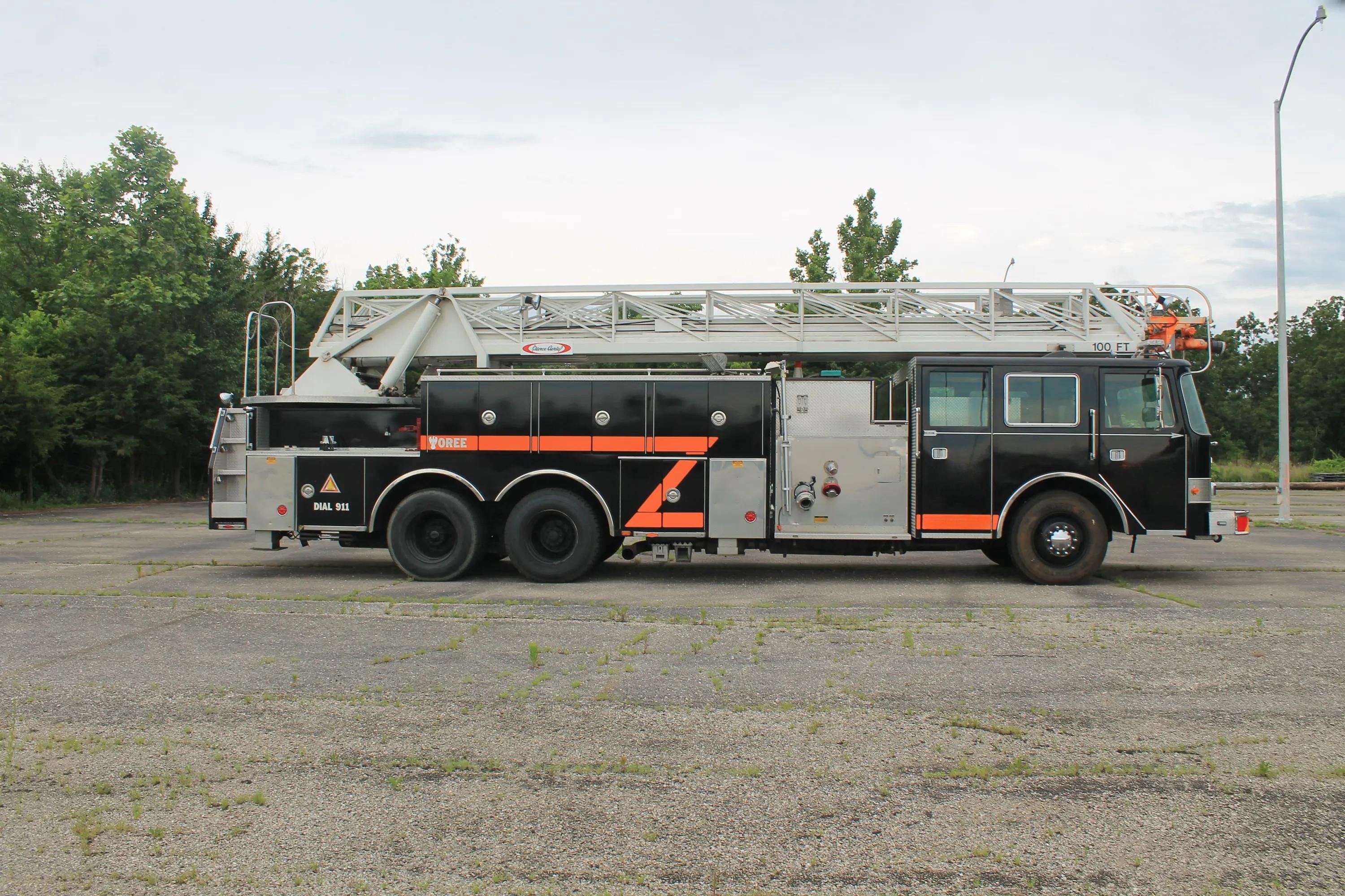 1991 Pierce Arrow 100' Aerial - image 8