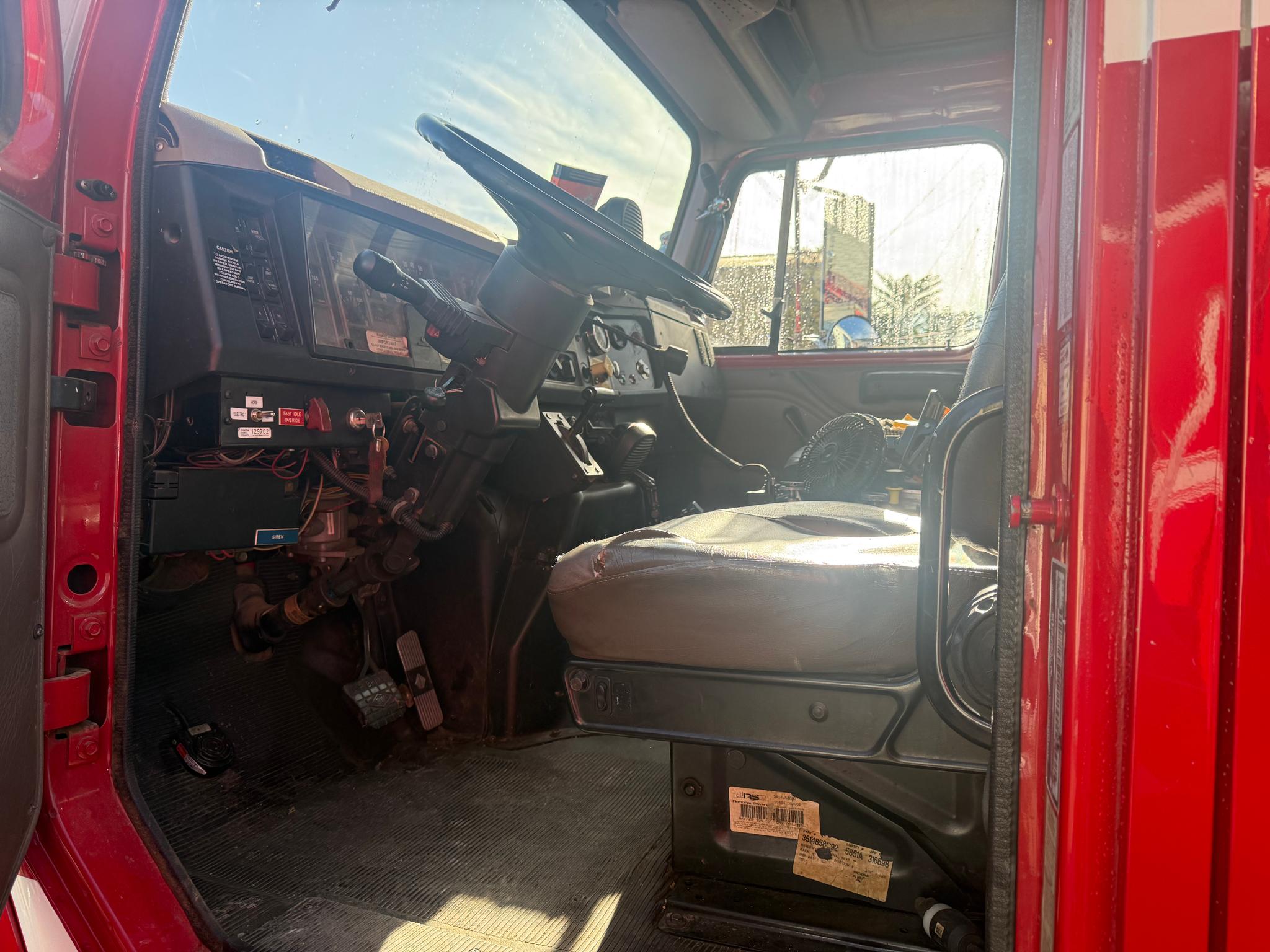 2000 West Mark International 4x4 Pumper - image 5