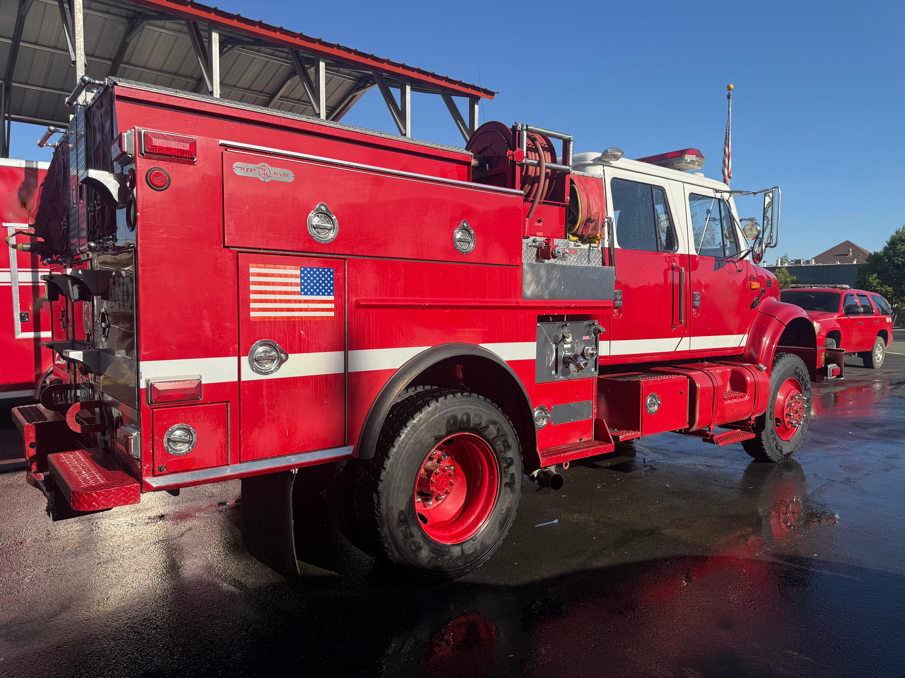 2000 West Mark International 4x4 Pumper - image 13