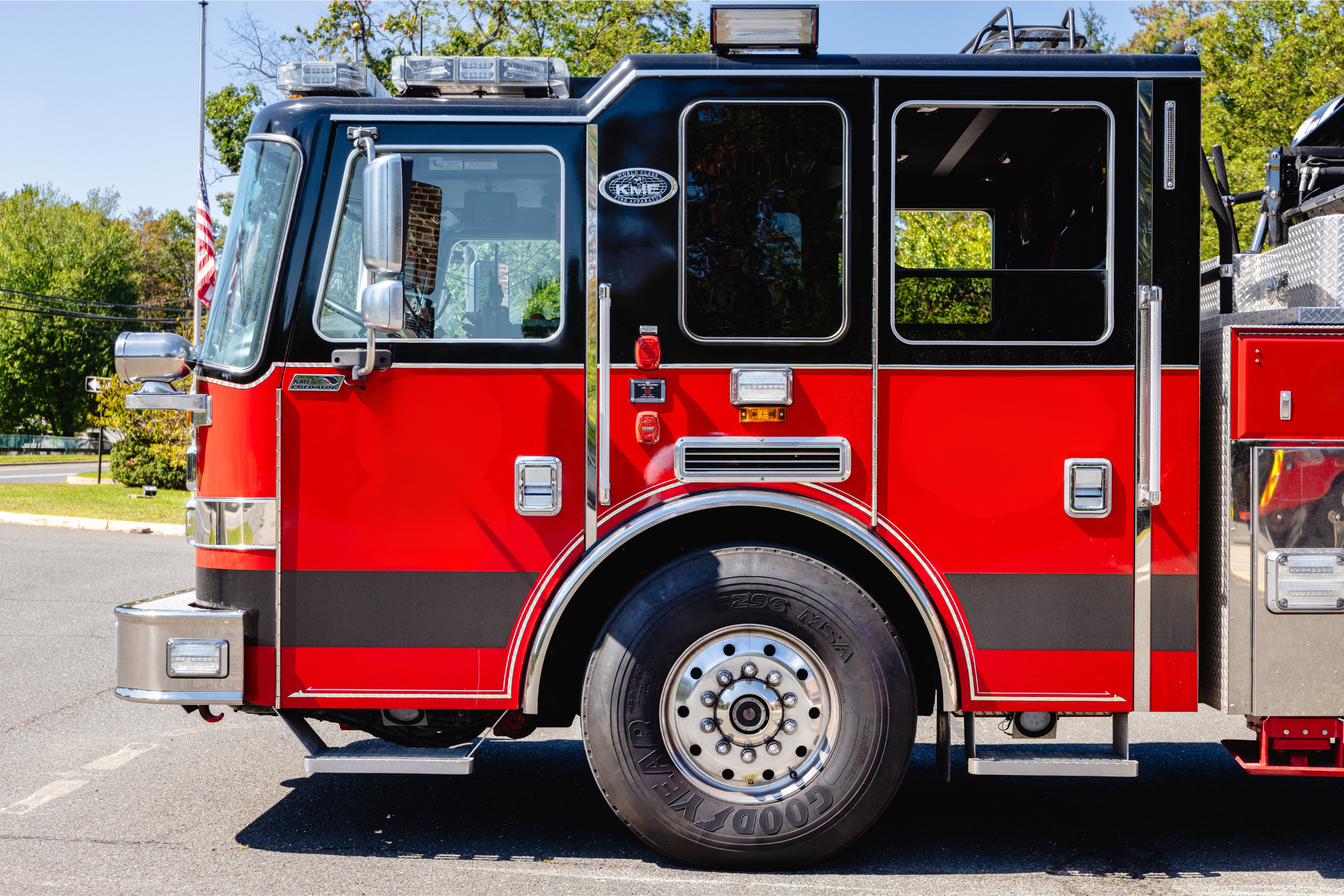 2009 KME Predator Mid-Mount 100' Quint 2000/300 - image 15