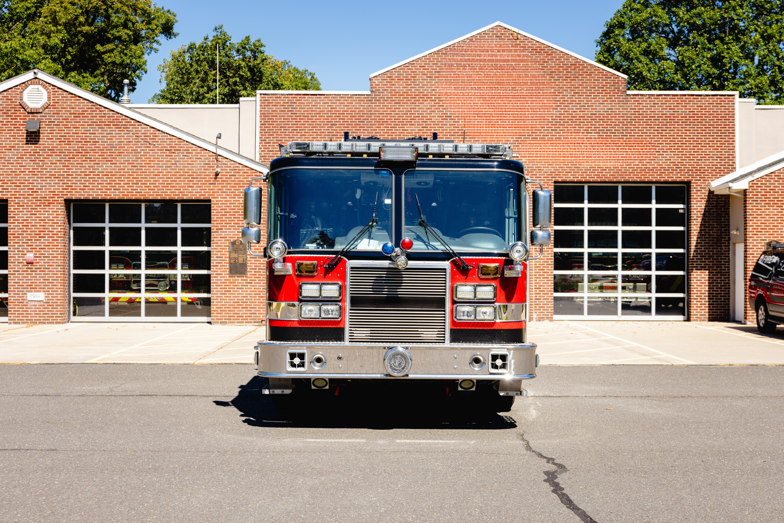 2009 KME Predator Mid-Mount 100' Quint 2000/300 - image 3
