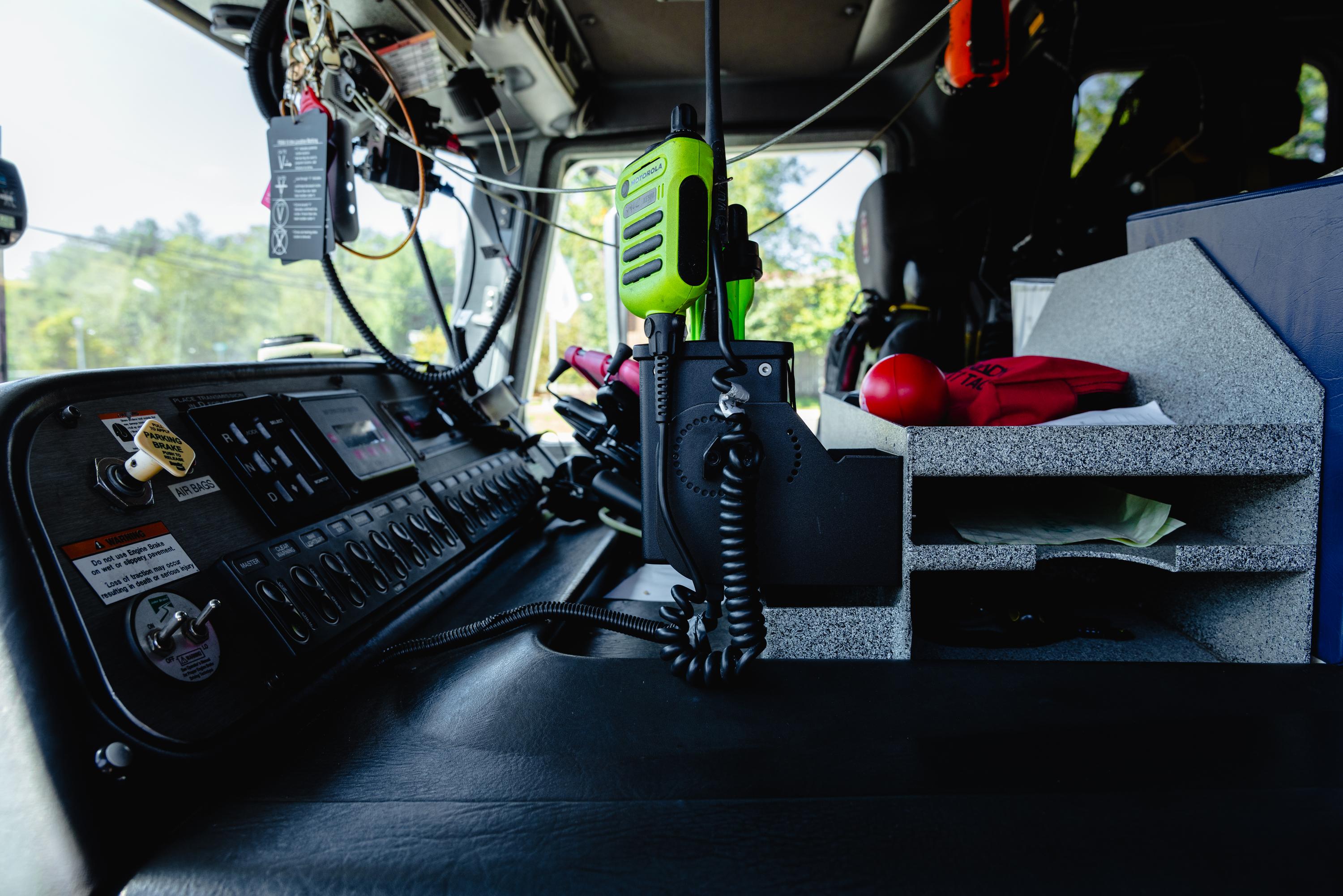 2009 KME Predator Mid-Mount 100' Quint 2000/300 - image 36
