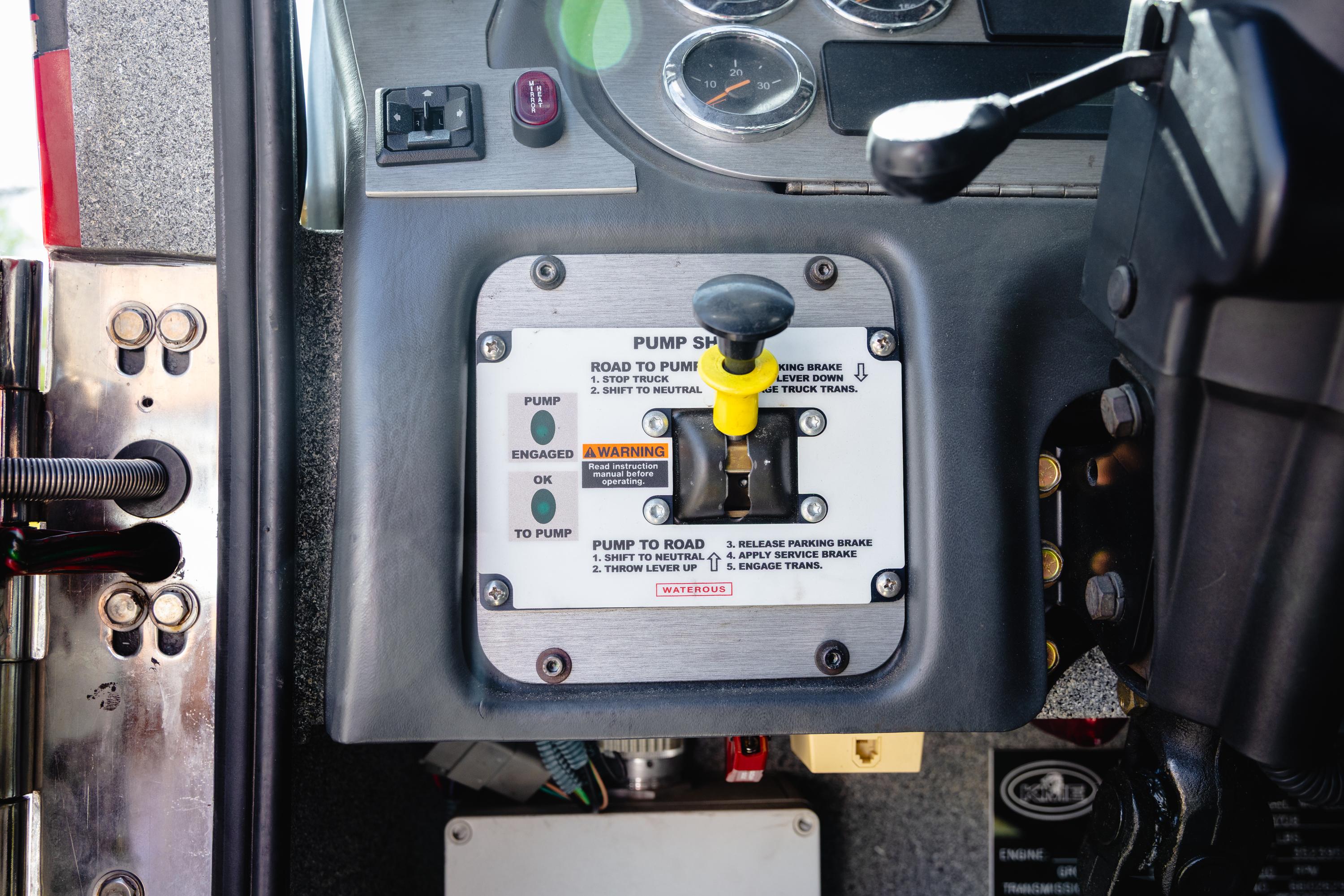 2009 KME Predator Mid-Mount 100' Quint 2000/300 - image 38