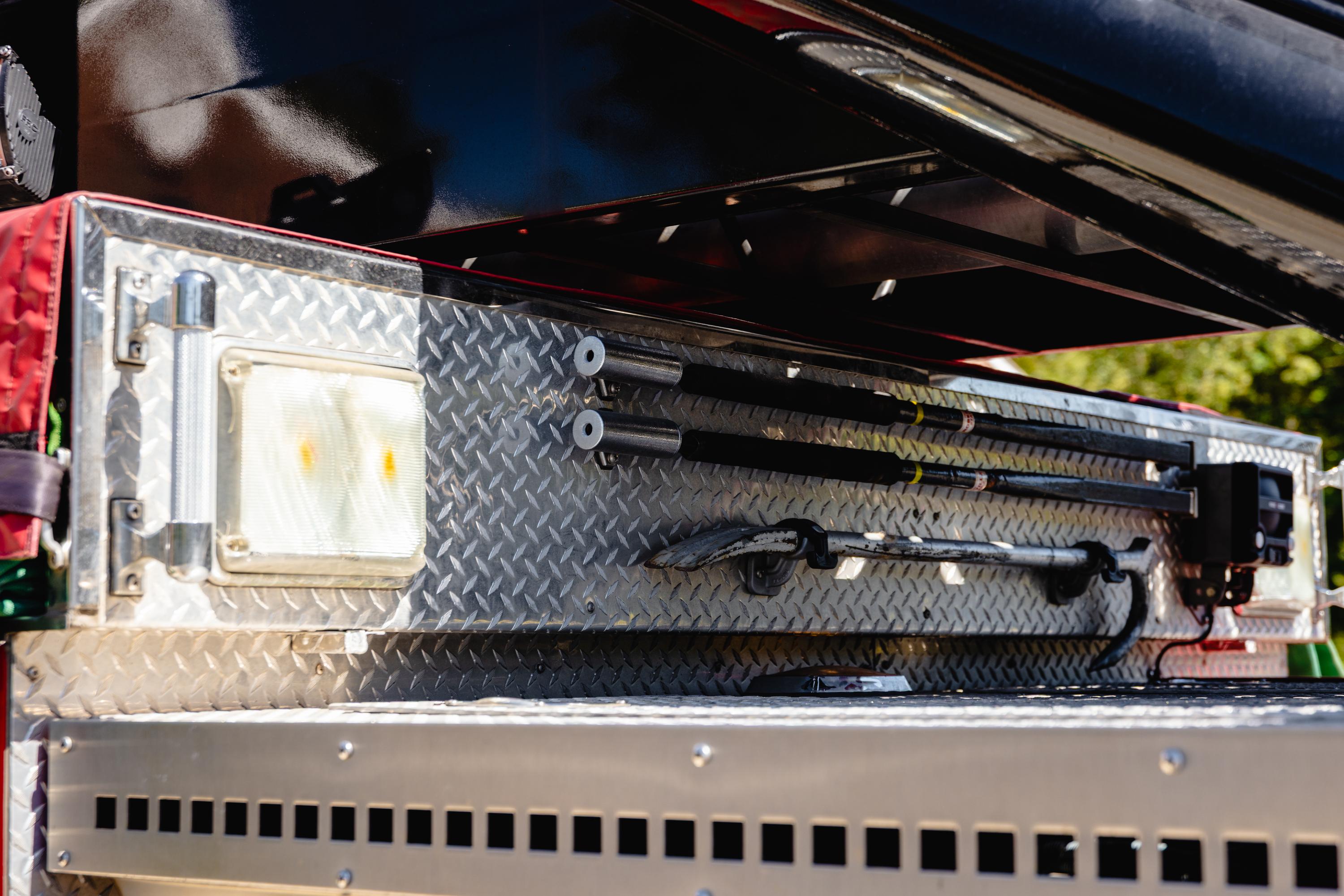 2009 KME Predator Mid-Mount 100' Quint 2000/300 - image 19