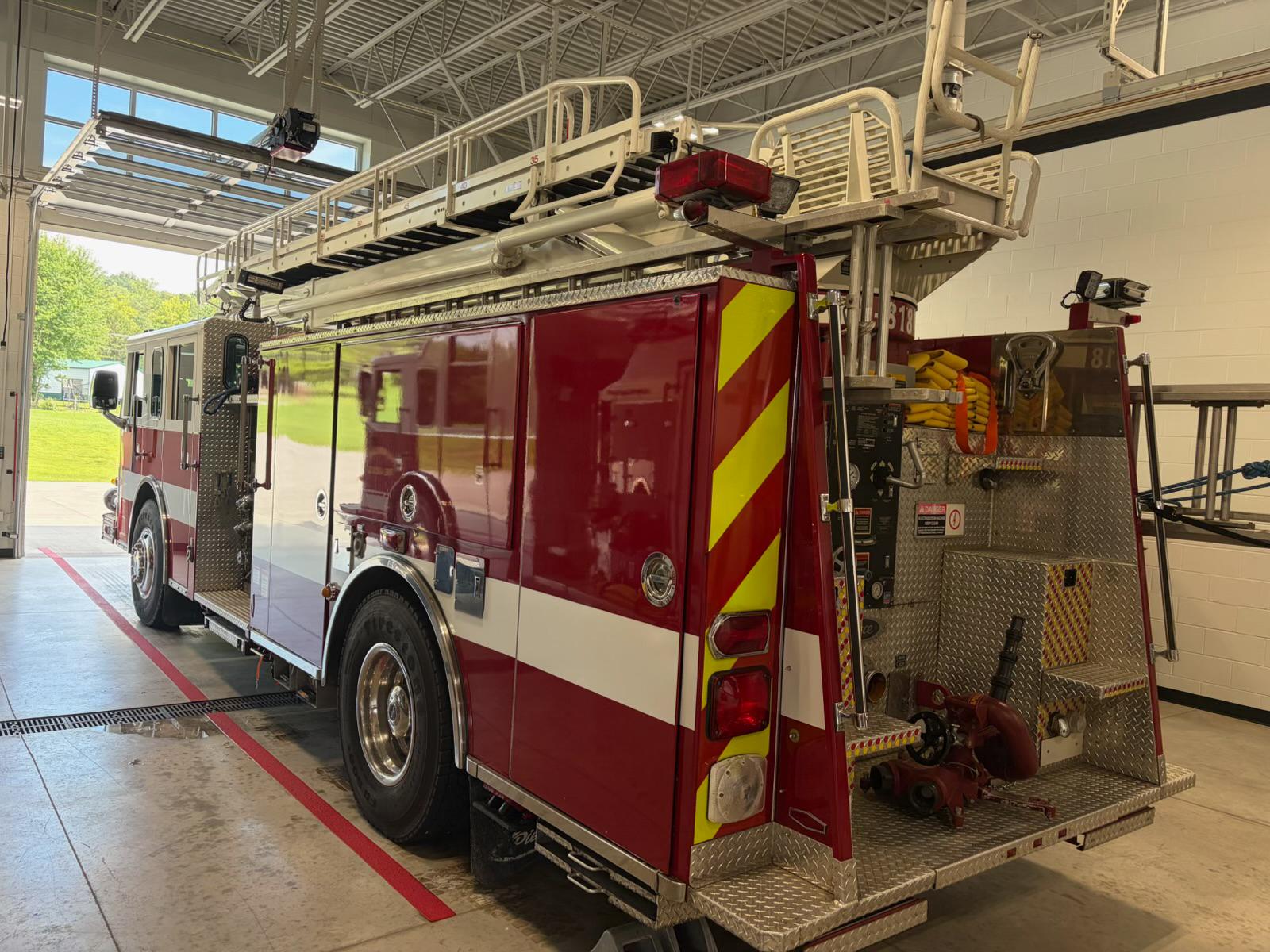 1997 Pierce Saber 65' Telesquirt - image 7