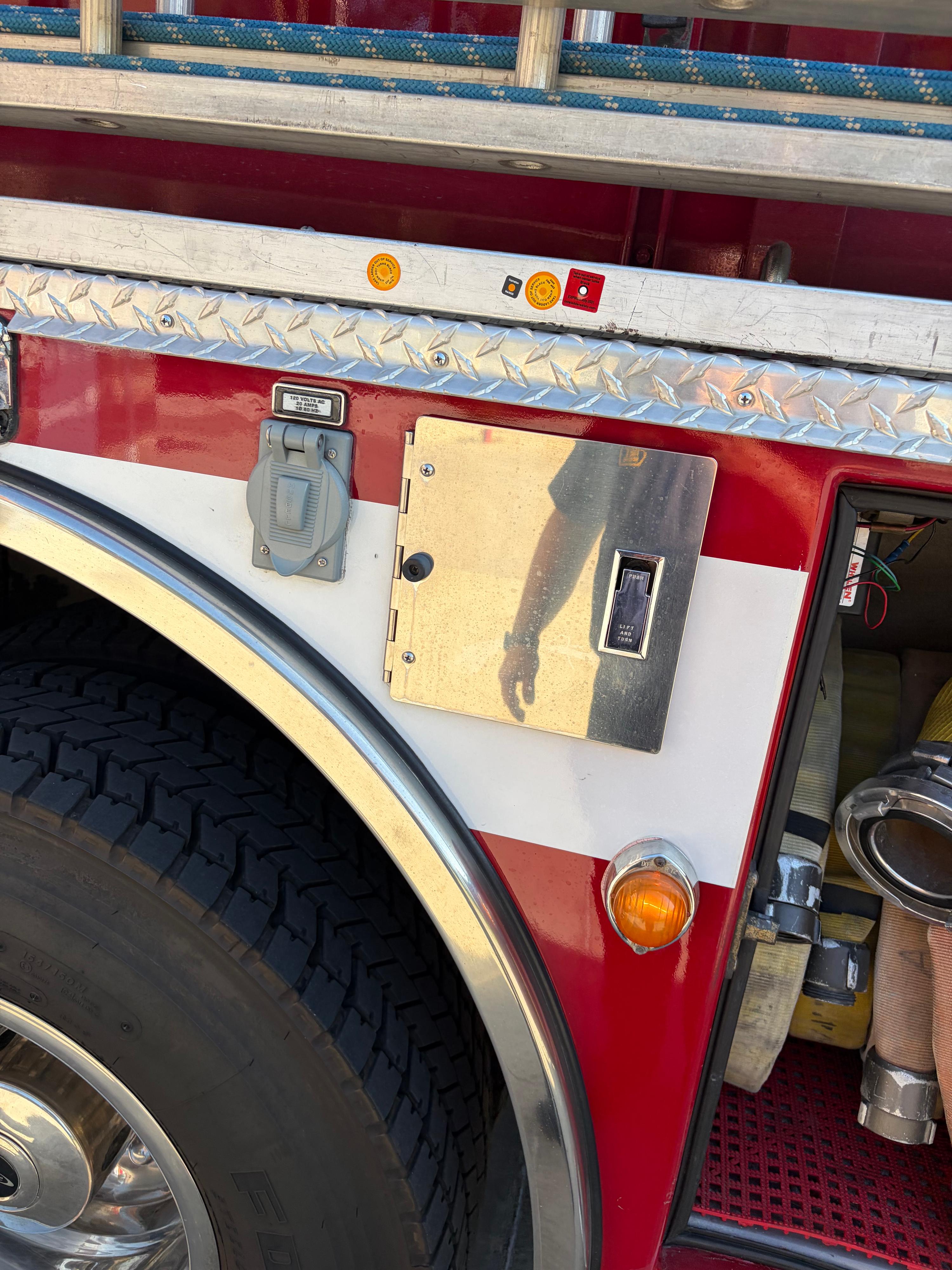 1997 Pierce Saber 65' Telesquirt - image 25