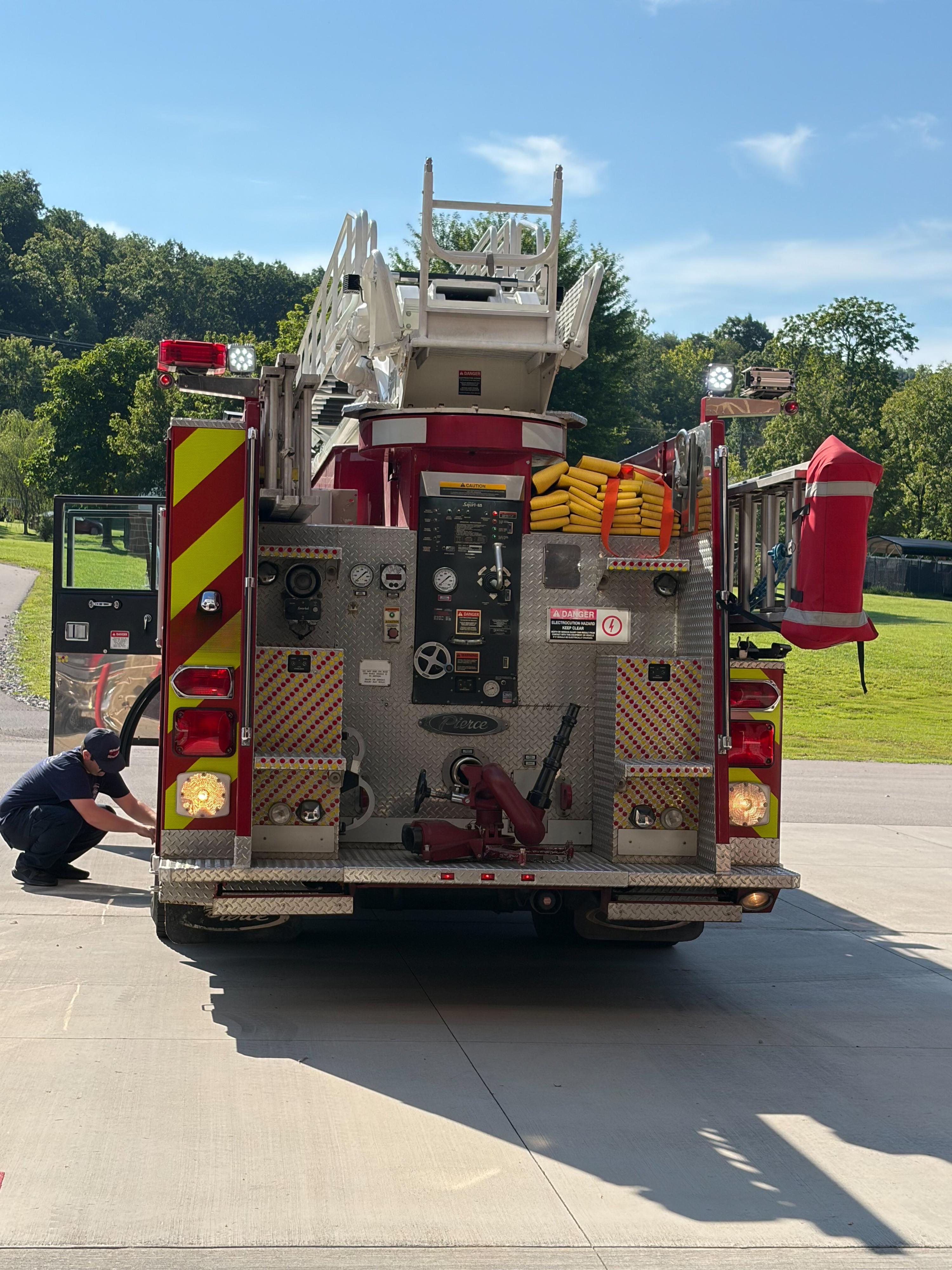 1997 Pierce Saber 65' Telesquirt - image 14