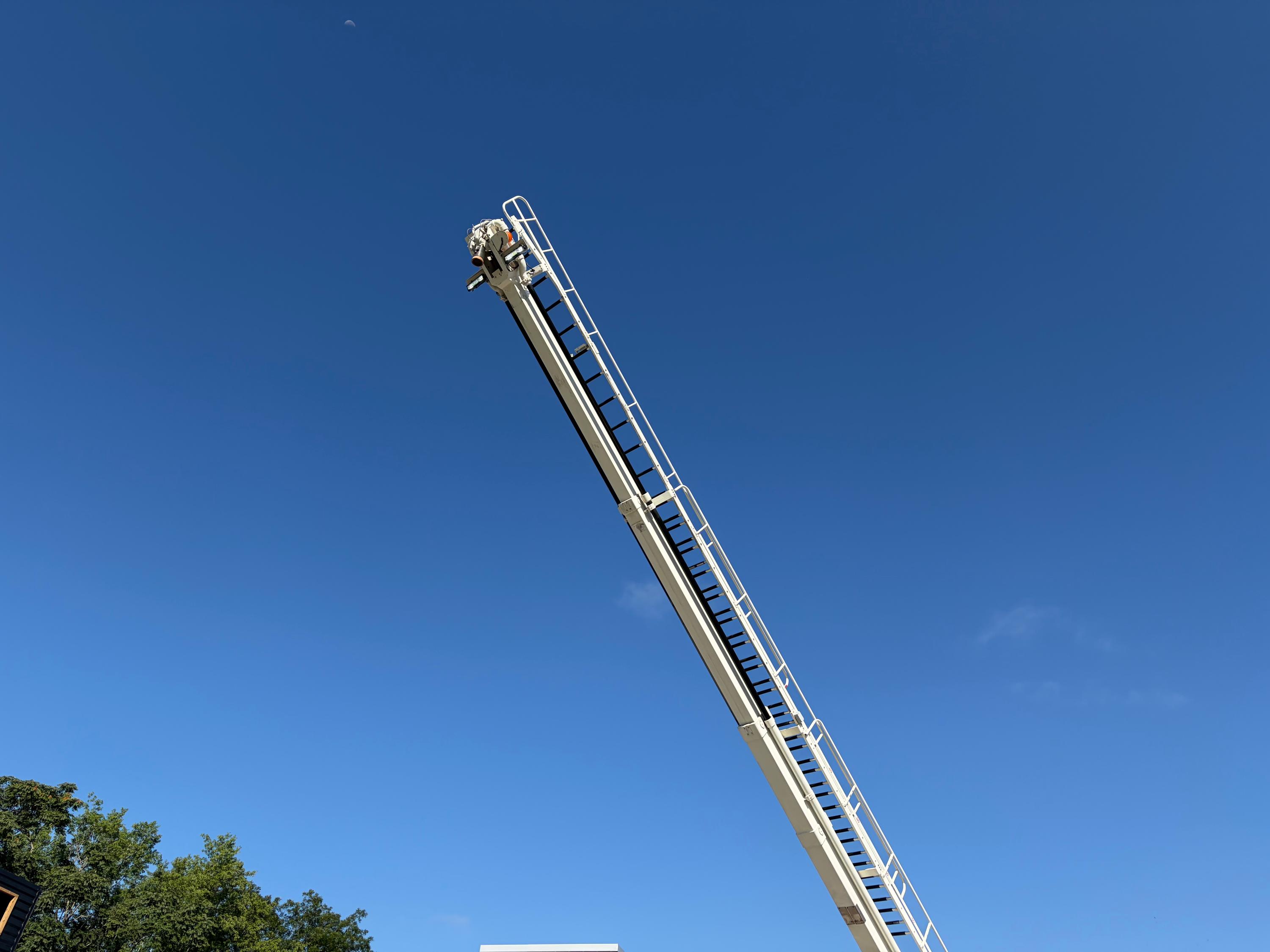 1997 Pierce Saber 65' Telesquirt - image 15