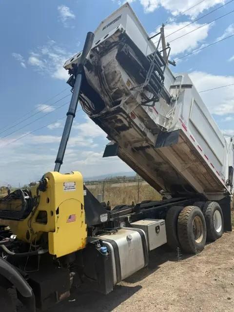 2016 Mack DaDee Automated Side Loader - image 7