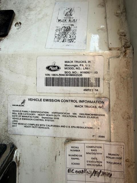 2016 Mack DaDee Automated Side Loader - image 22