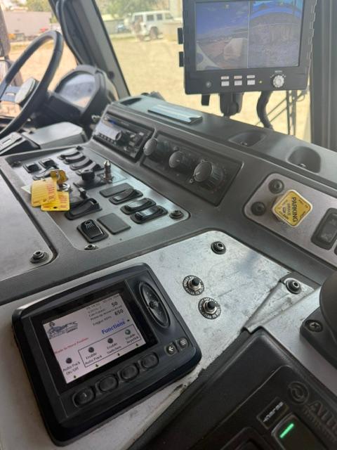 2016 Mack DaDee Automated Side Loader - image 14