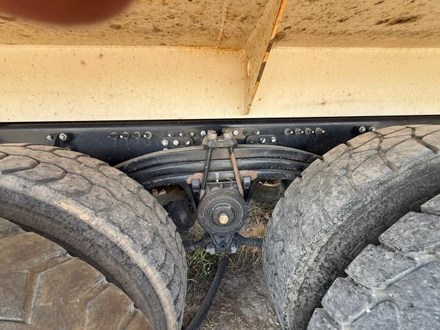 2016 Mack DaDee Automated Side Loader - image 8