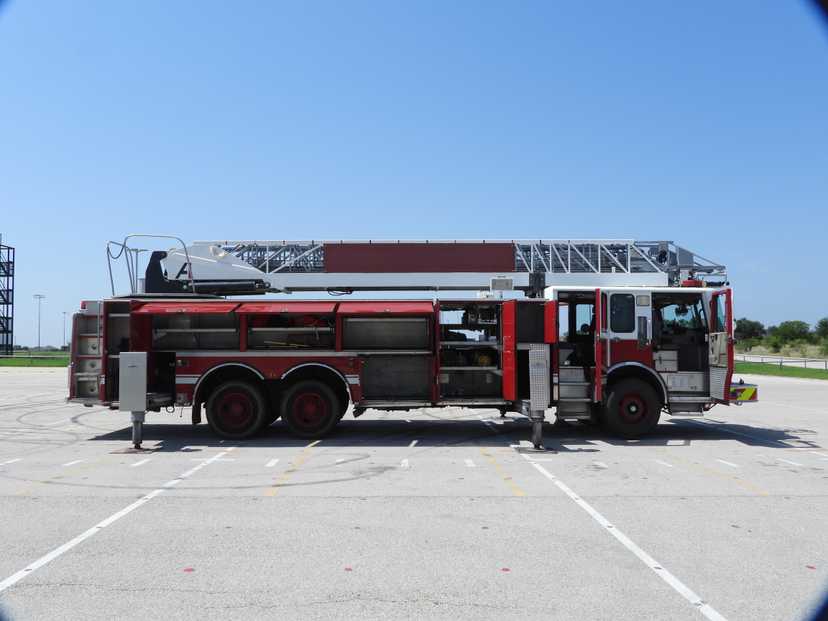 1997 Spartan 105' Aerial — photo 3