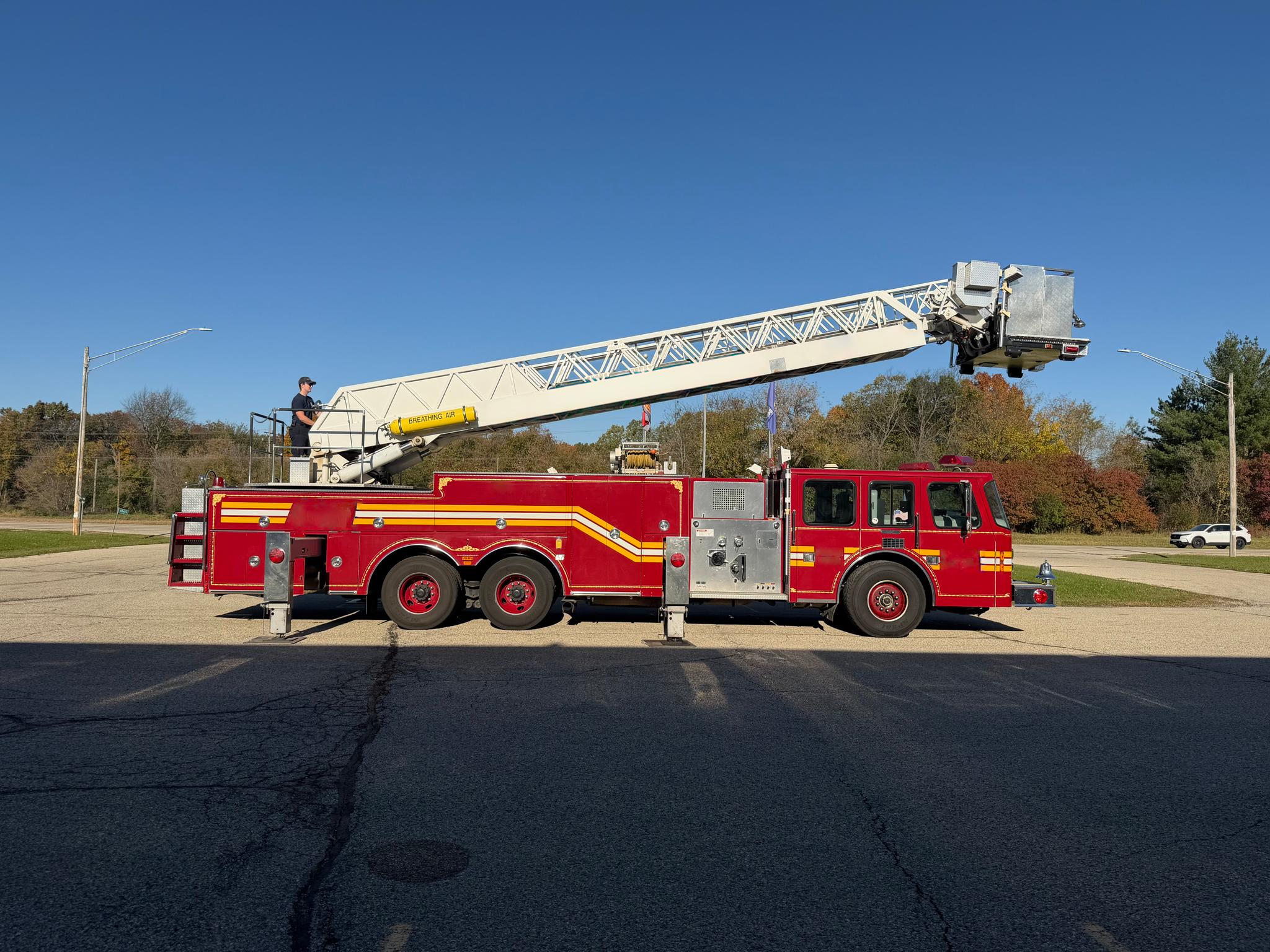 1994 Simon-Duplex 85' Platform - image 1