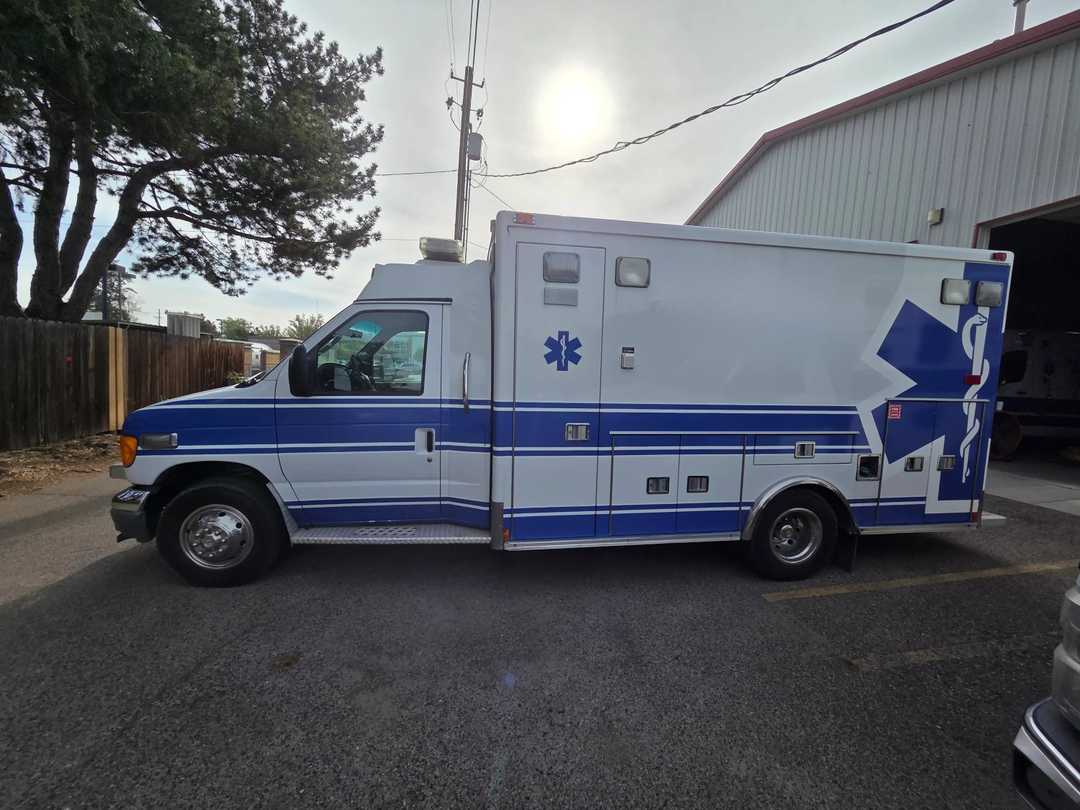 2004 MedTec Ford Ambulance