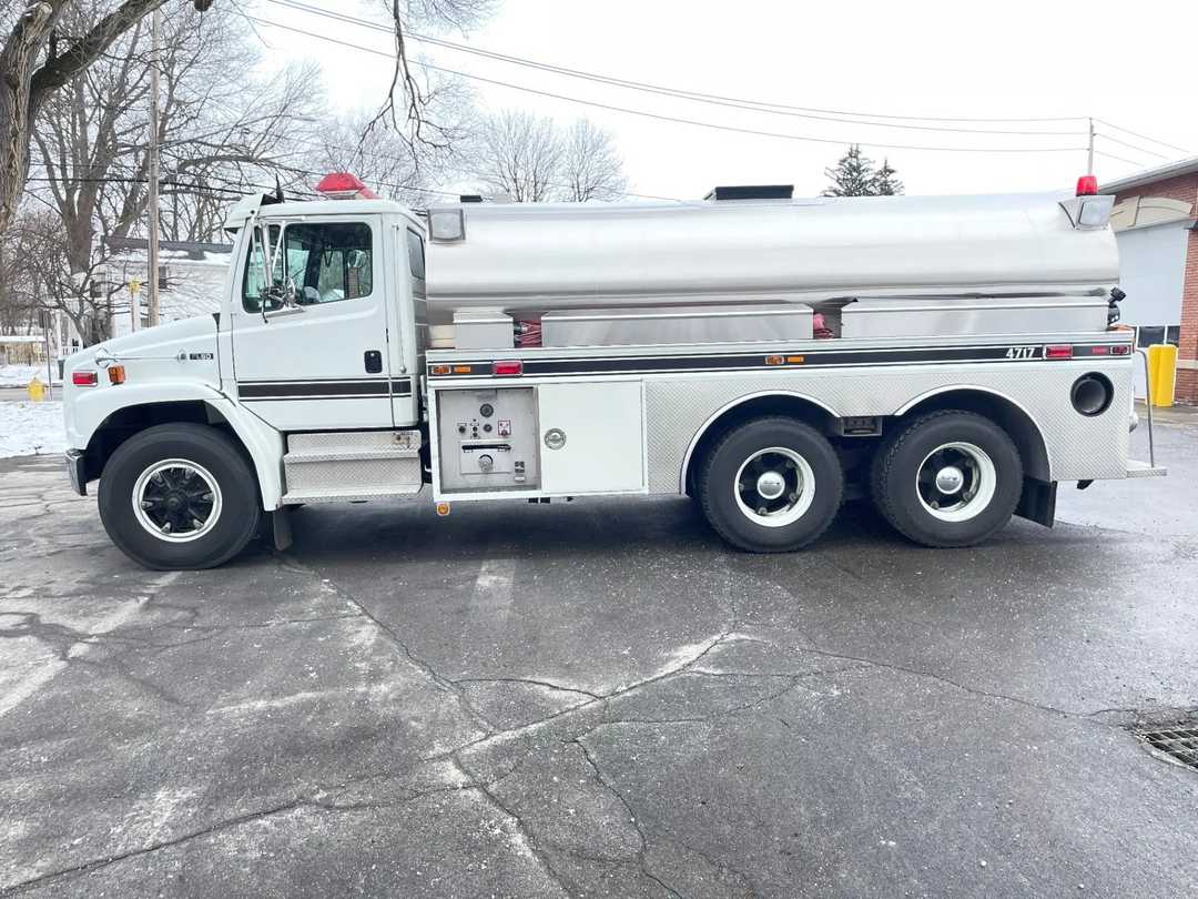 2001 S&S Freightliner Tanker