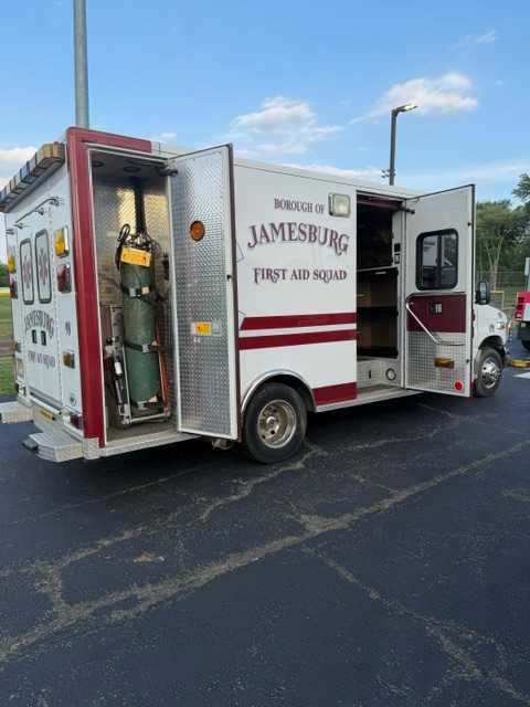 2003 Ford F-450 Type III Ambulance — photo 8