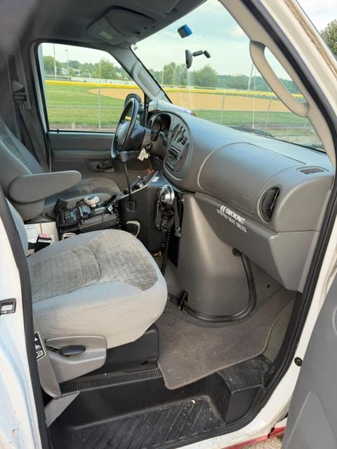 2003 Ford F-450 Type III Ambulance - image 12