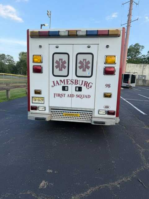 2003 Ford F-450 Type III Ambulance — photo 5