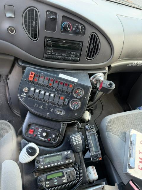 2003 Ford F-450 Type III Ambulance - image 13