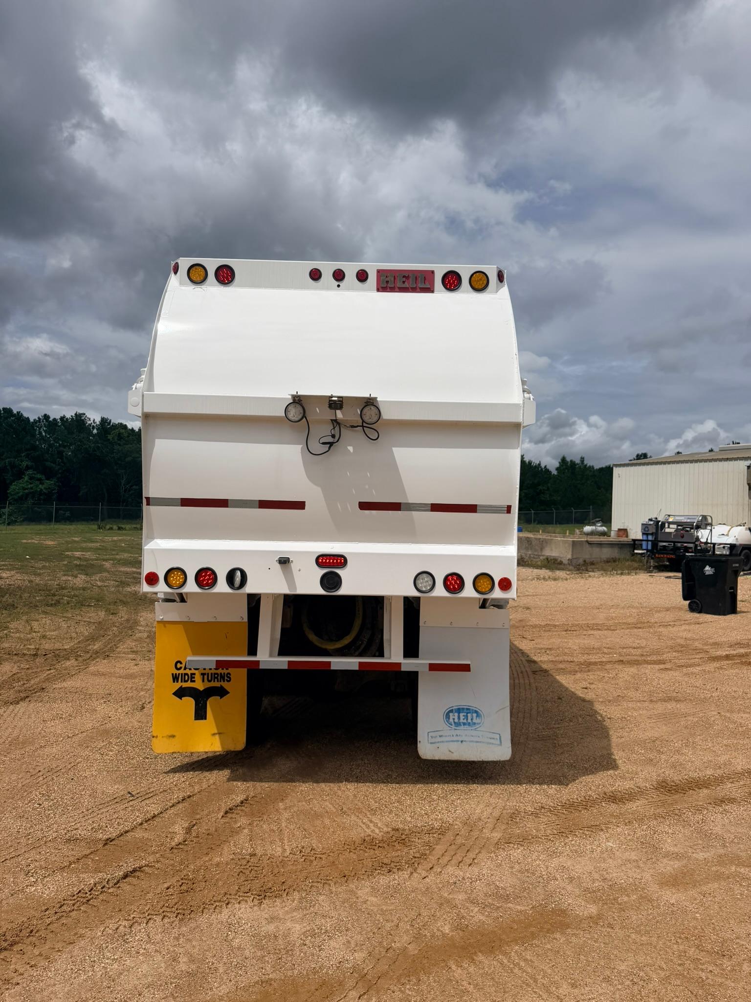 2016 Freightliner Heil Automated Side Loader - image 6
